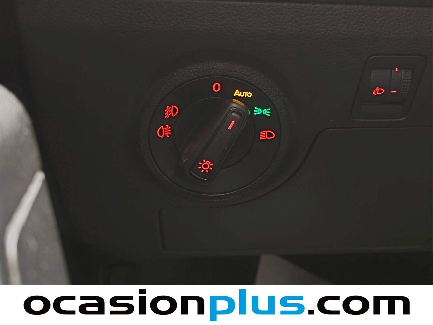 Extras y acabados del Seat Ibiza Seat Ibiza 1.0 MPI S&S Reference Plus (80 CV)