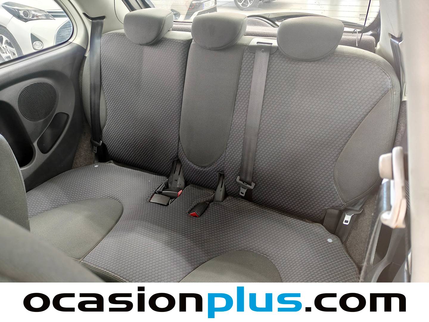 Foto asientos traseros Nissan Micra Nissan Micra 1.6 TEKNA (110 CV)
