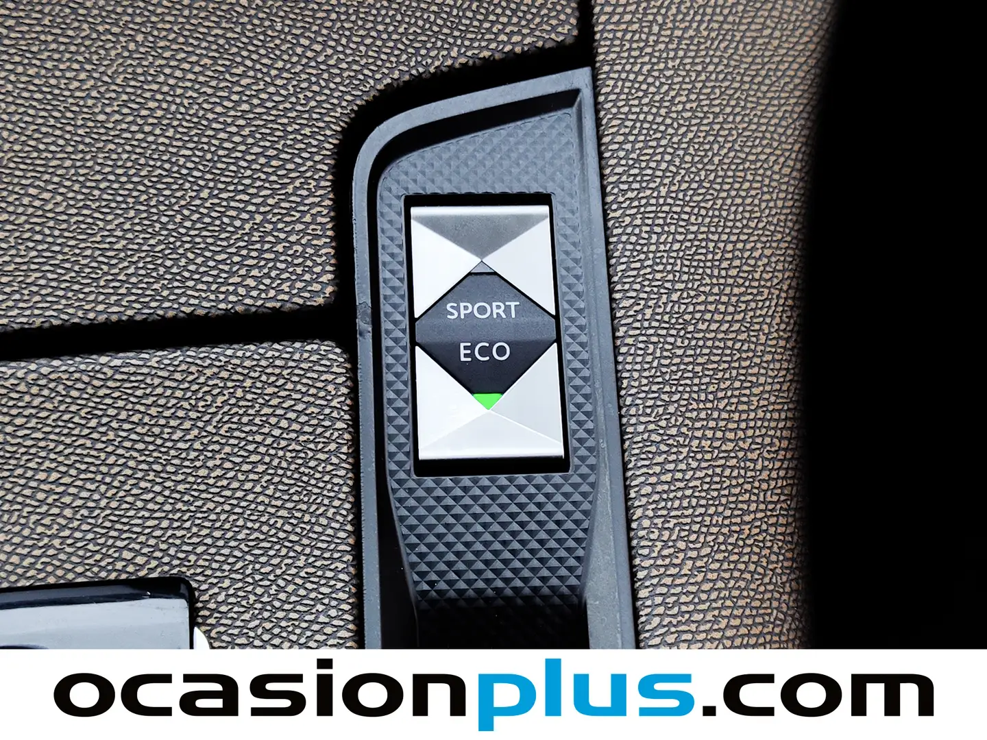 Foto DS DS 7 Crossback DS DS7 Crossback BlueHDi 130 Bastille Auto (130 CV)