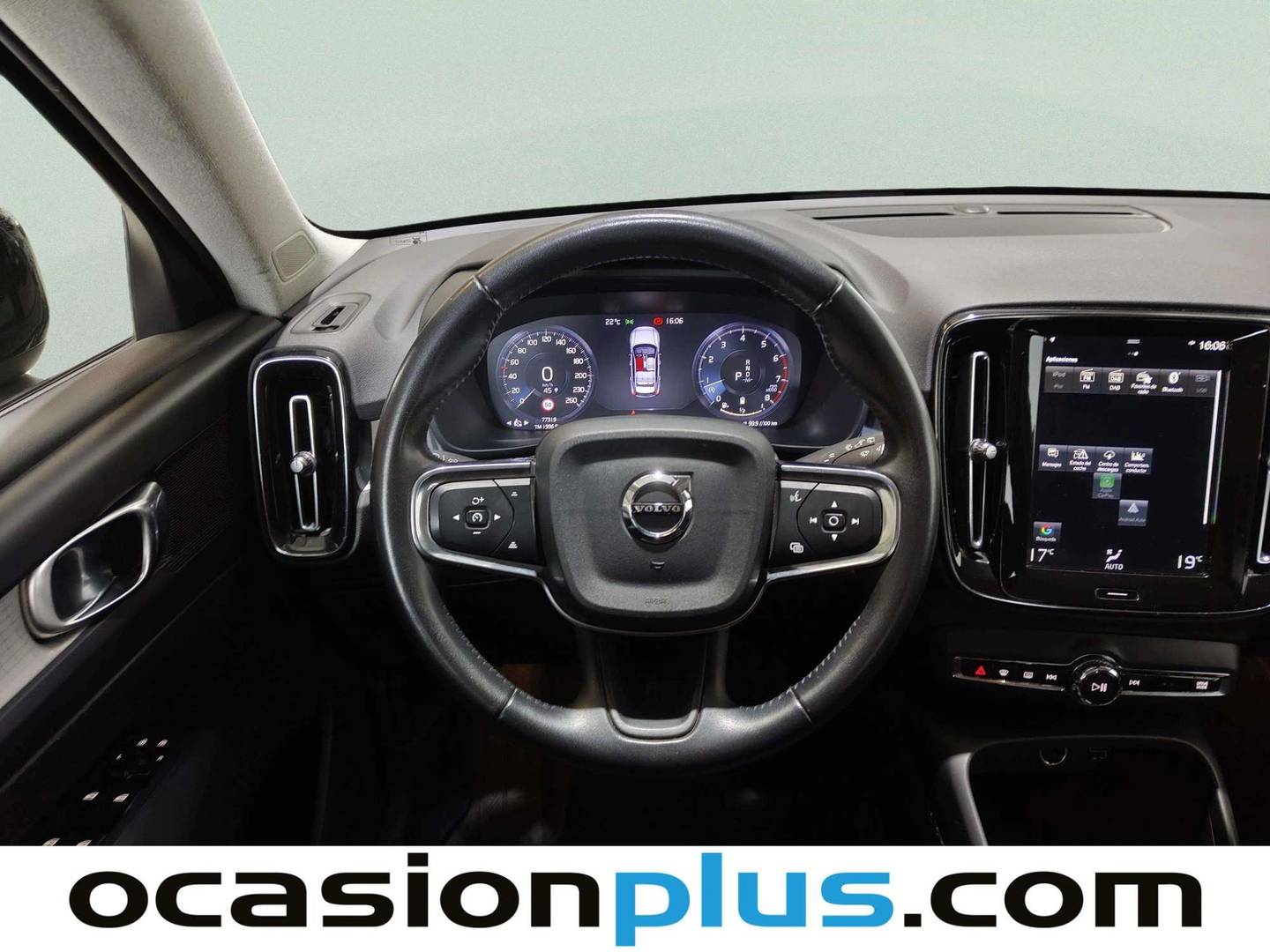 Volvo XC40 Volvo XC40 B4 G Momentum Pro AWD Auto (197 CV) de segunda mano