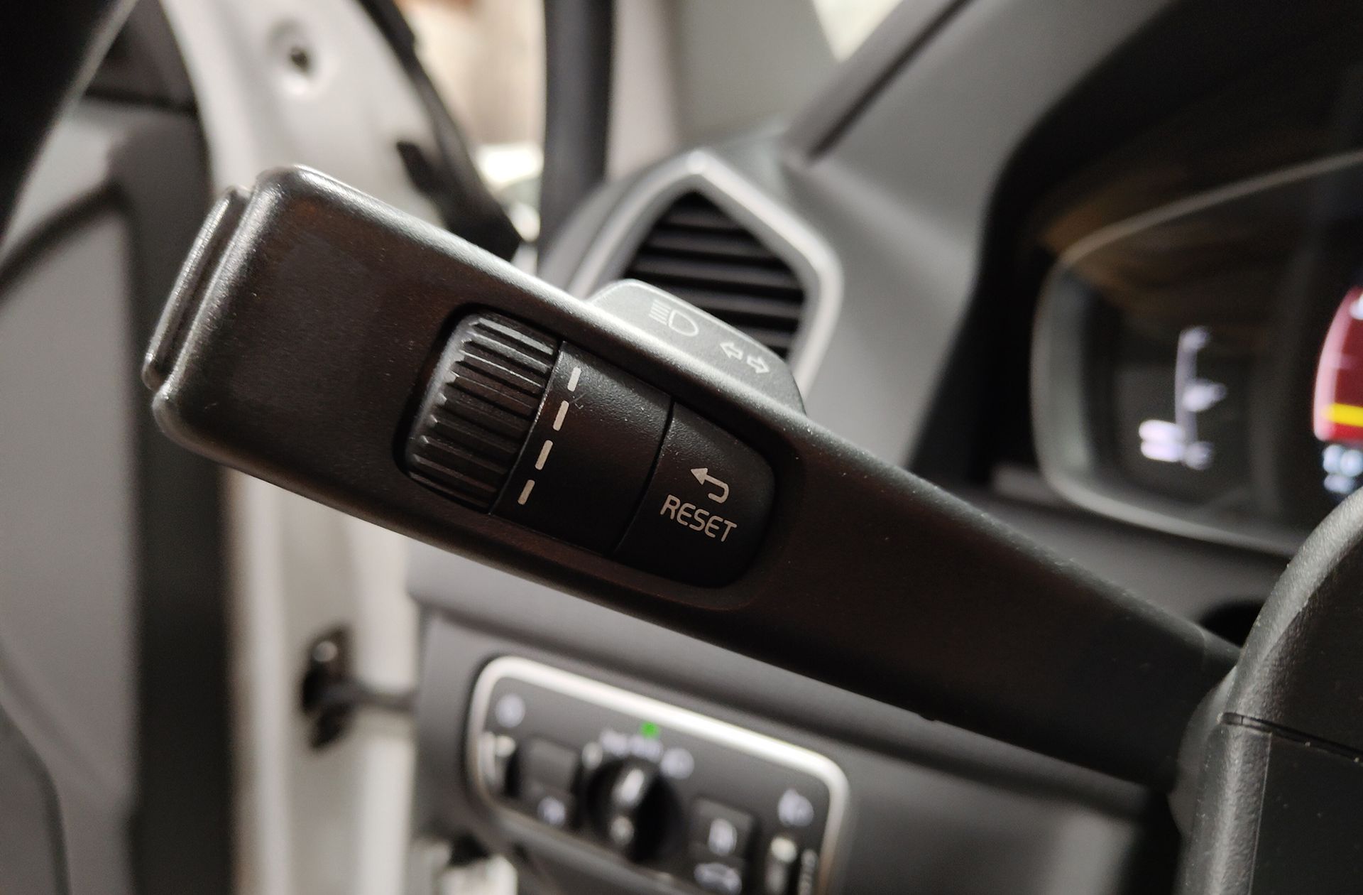 Volvo XC60 D3 Kinetic - foto 29