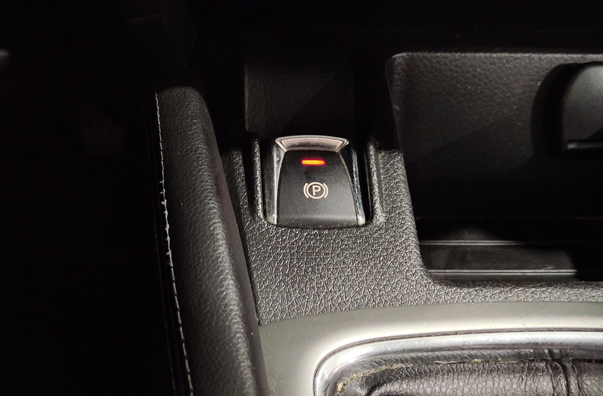 Nissan Qashqai 1.6 dCi N-Connecta 4x2 - foto 32