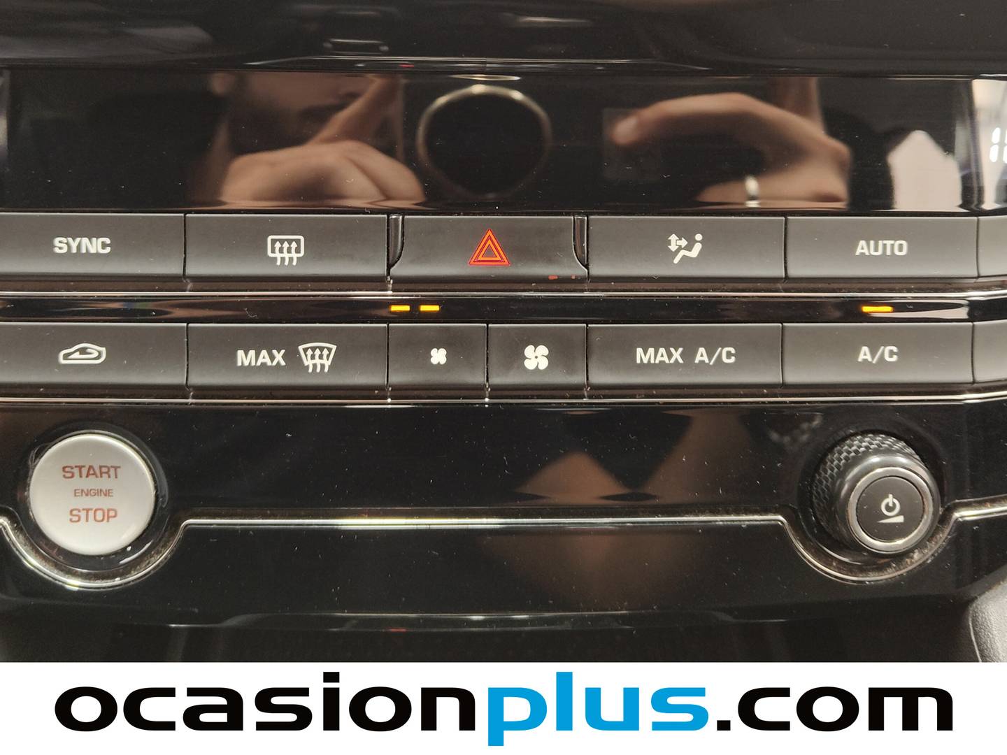 Foto Jaguar F-Pace Jaguar F-PACE 2.0L i4D Pure AWD Auto (180 CV)