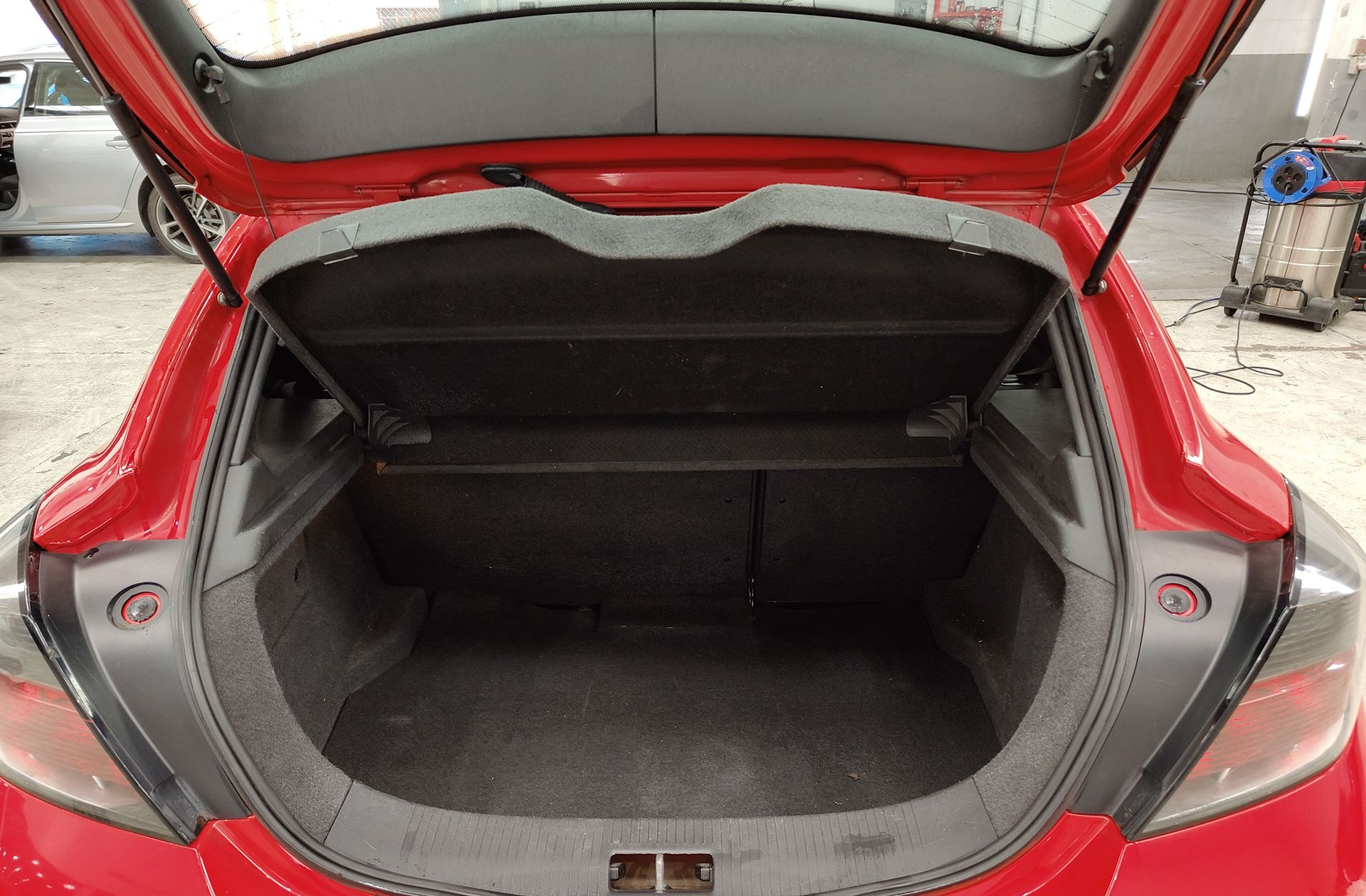 Opel Astra GTC 1.6 Sport - foto 12