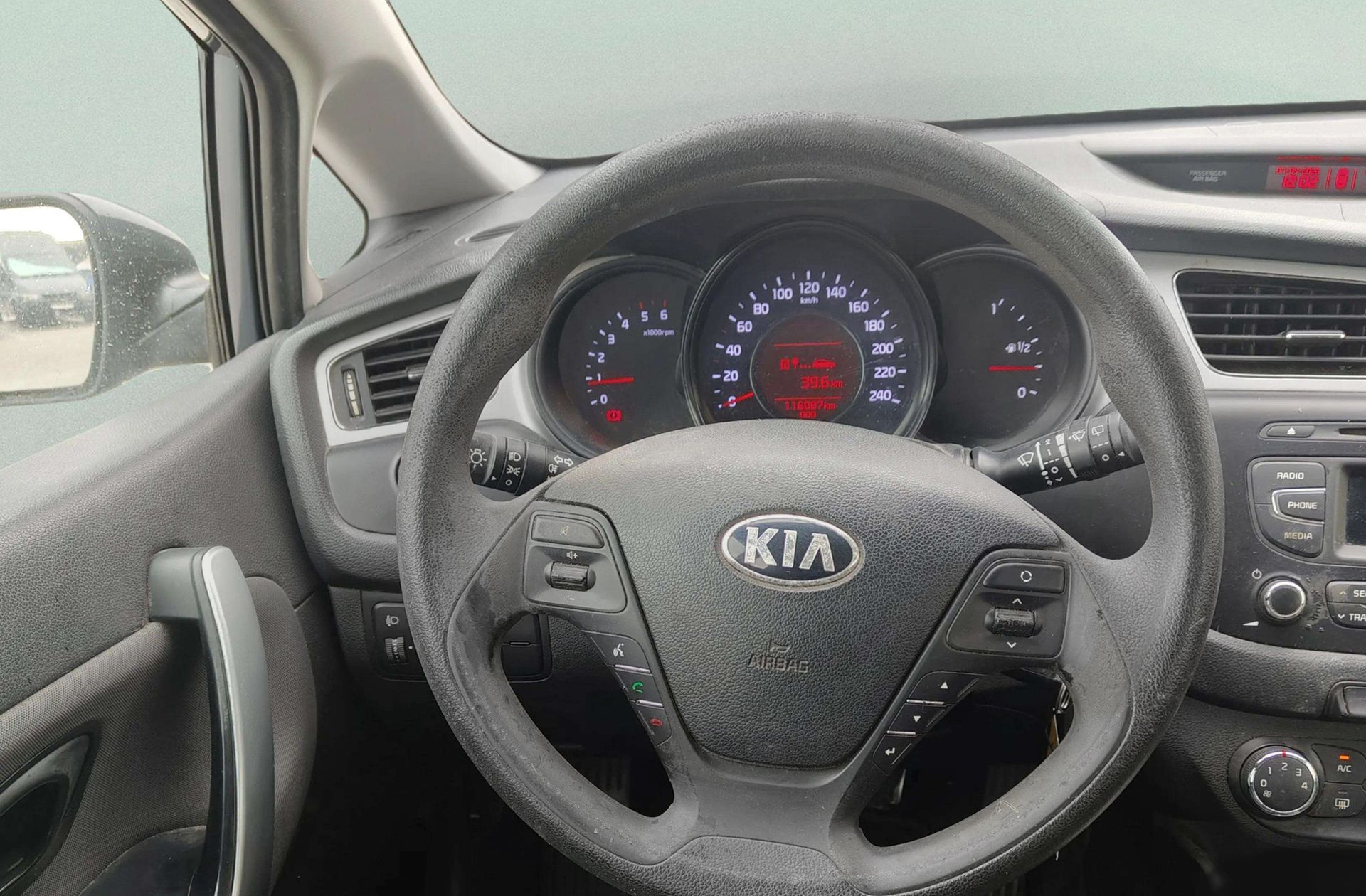 Kia Ceed 1.4 CRDi WGT Concept - foto 17