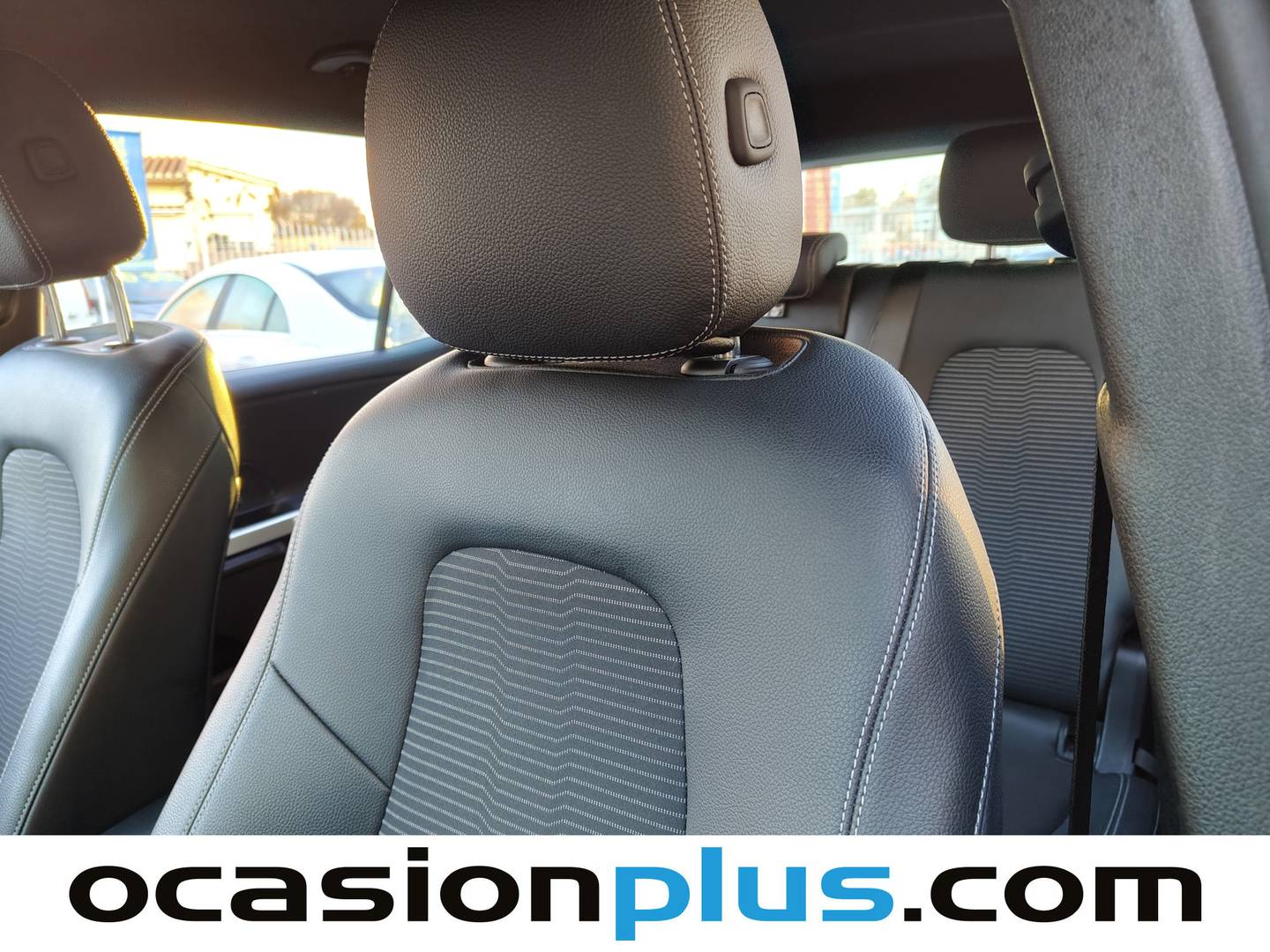 Foto Mercedes GLB Mercedes-Benz GLB 220 D 4Matic  (190 CV)