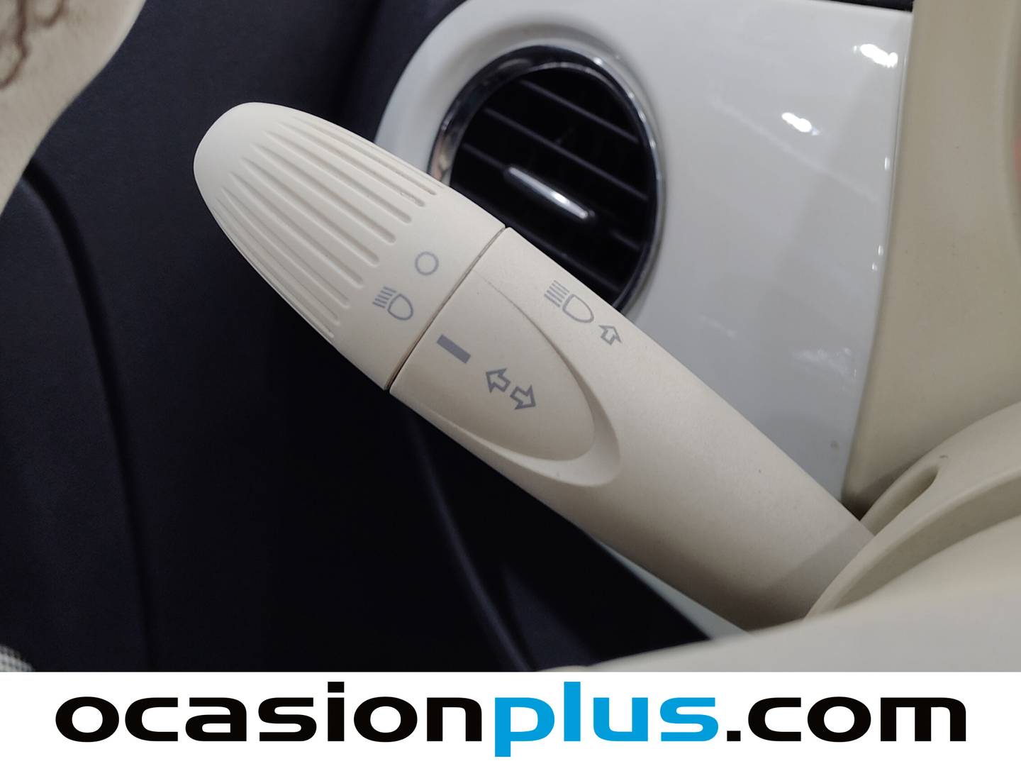 Extras y acabados del Fiat 500 Fiat 500 1.2 8v Lounge (69 CV)