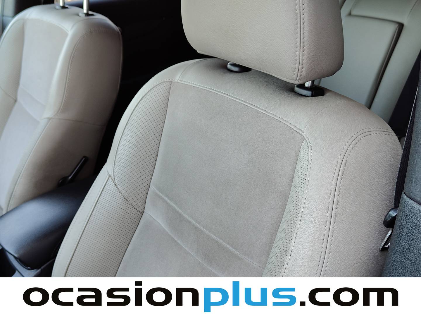 Extras y acabados del Nissan QASHQAI Nissan Qashqai 1.6 dCi Tekna Premium 4x2 XTronic (130 CV)