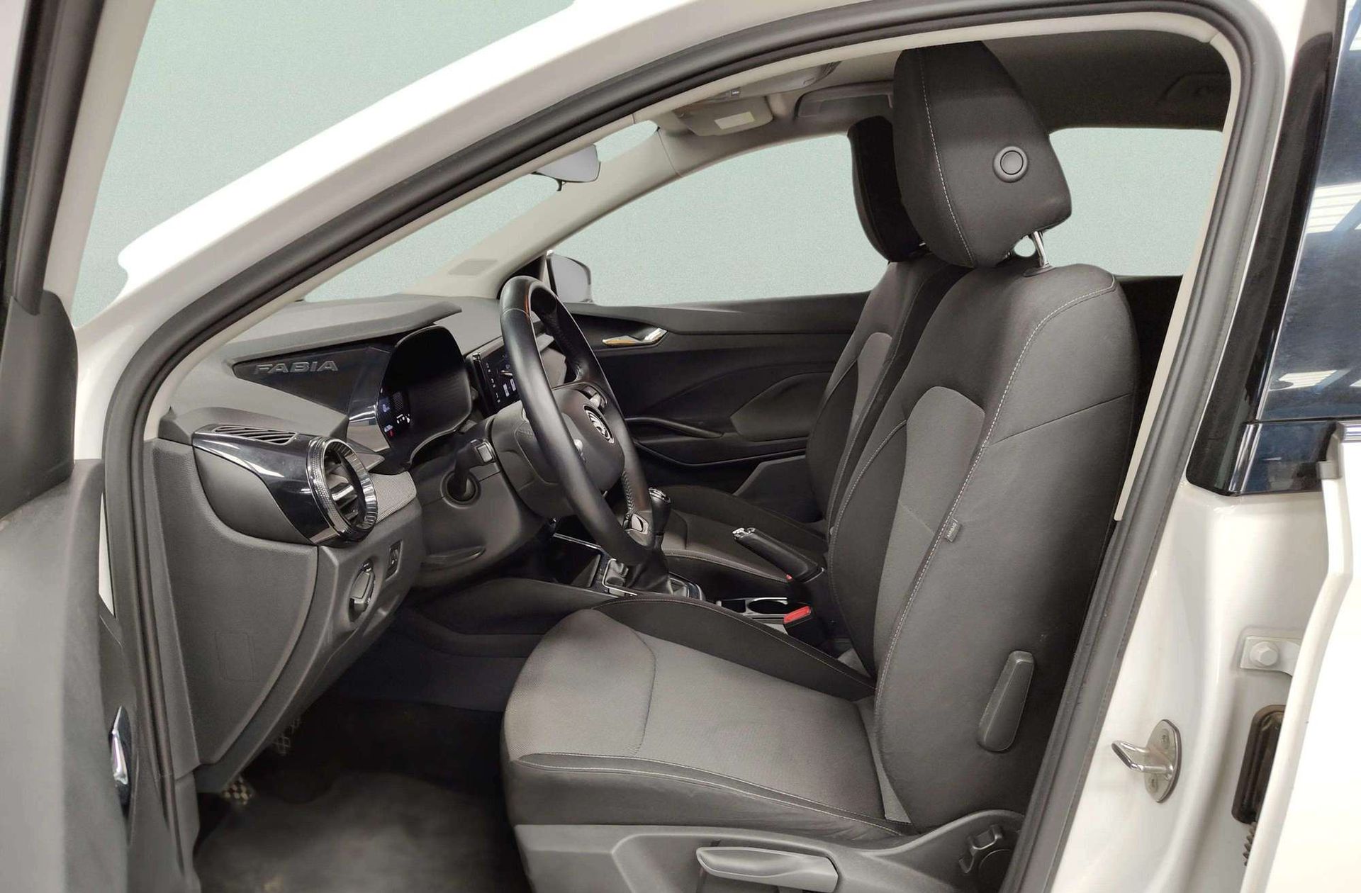 Škoda Fabia 1.0 TSI Selection - foto 10