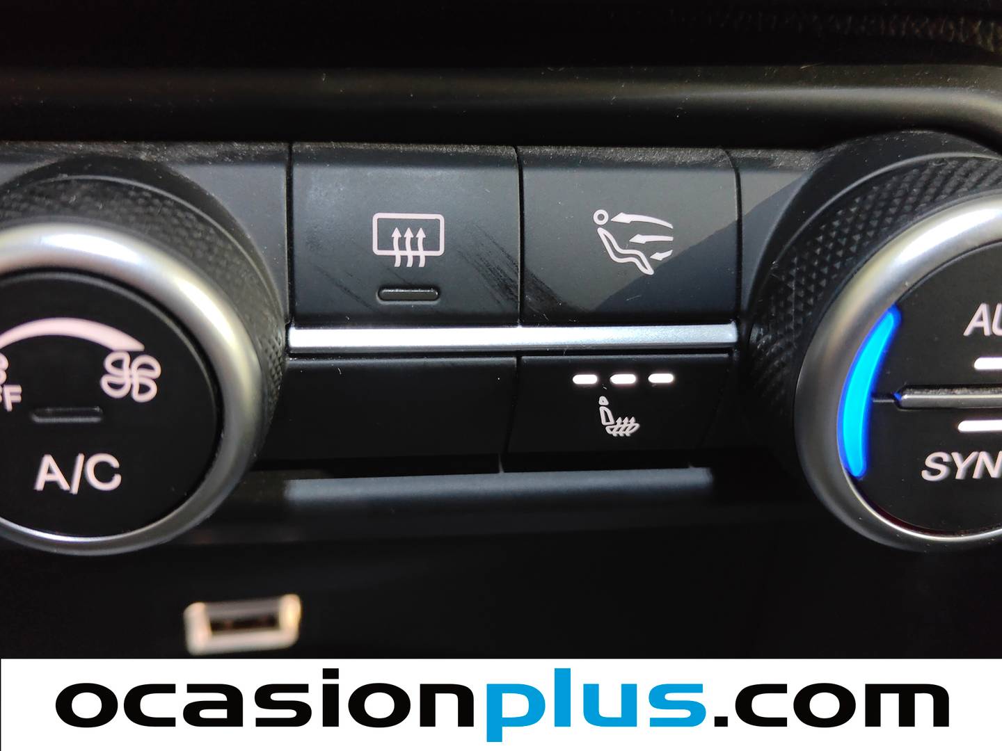 Equipamiento del Alfa Romeo Giulia Alfa Romeo Giulia 2.2 JTDM Veloce ATX (210 CV)