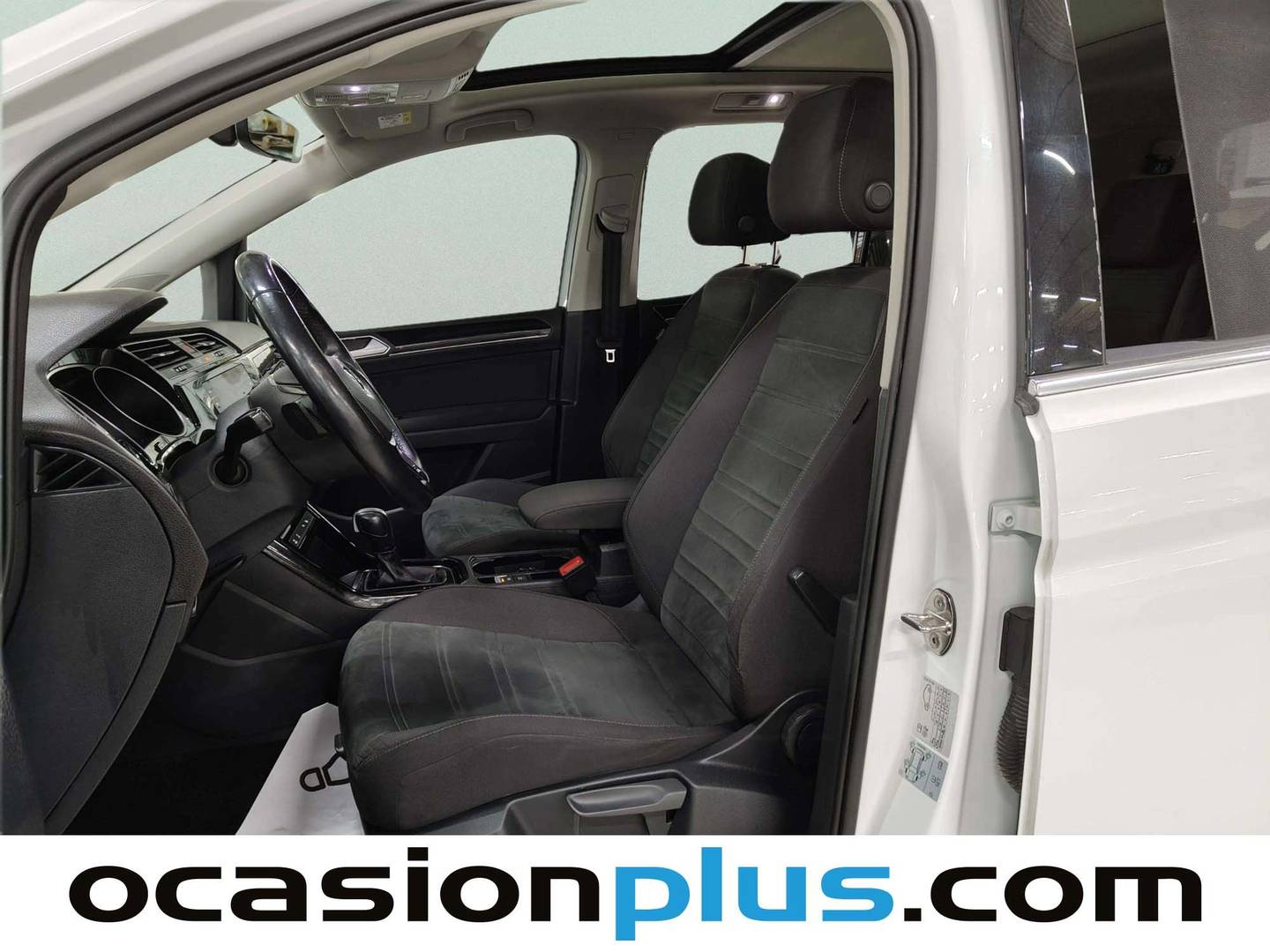 Foto asientos delanteros Volkswagen Touran Volkswagen Touran Sport 1.5 TSI Pack R-line (150 CV) DSG 7 Plazas