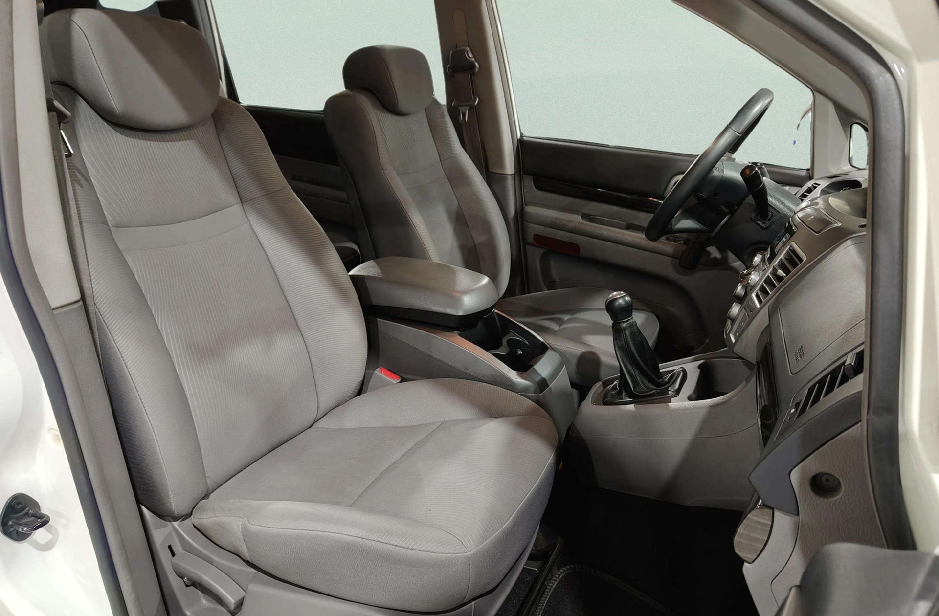 SsangYong Rodius D22T Line - foto 15