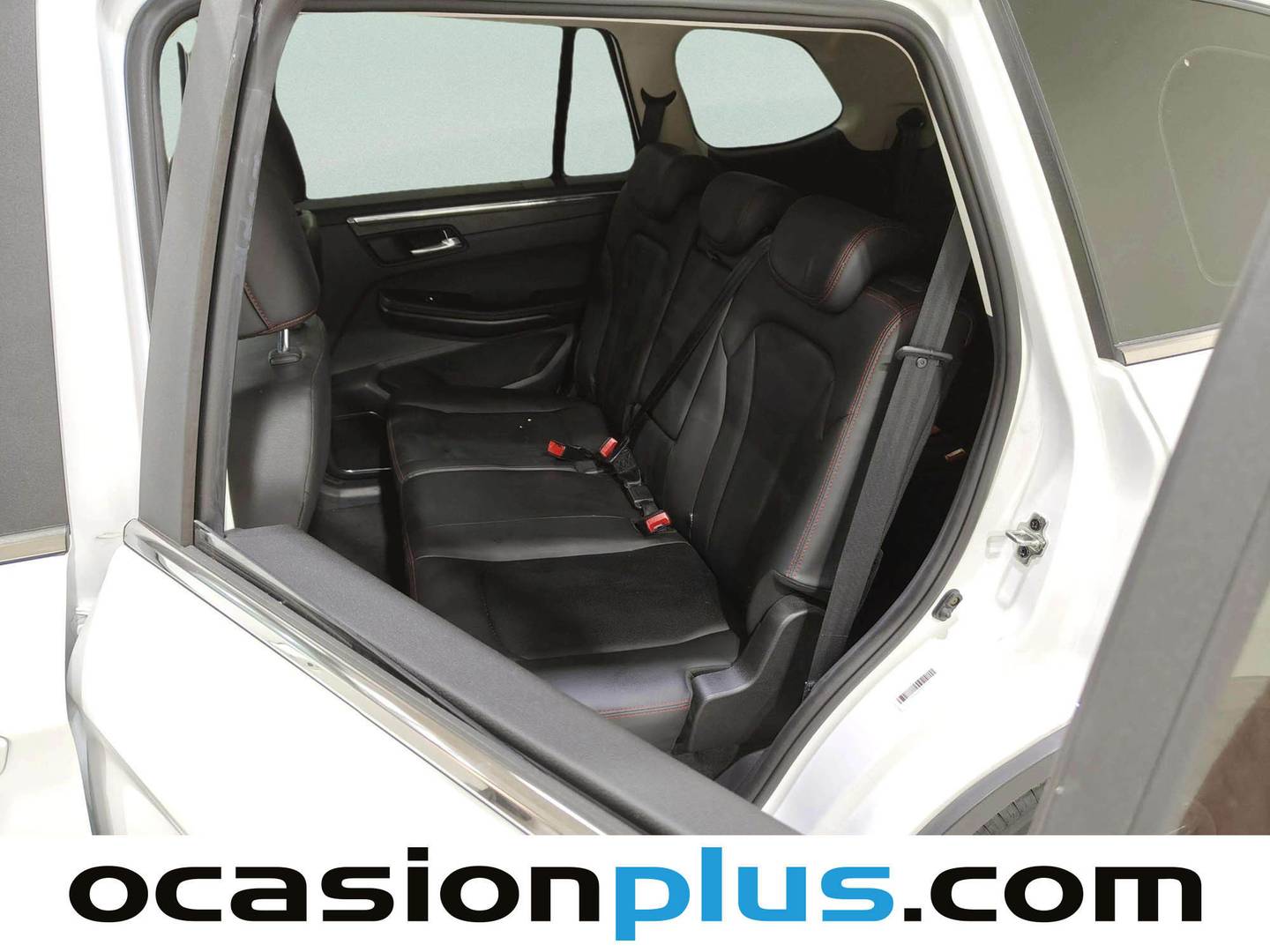 Foto asientos traseros SWM G05 SWM G05 2.0 MT (139 CV) 7 Plazas