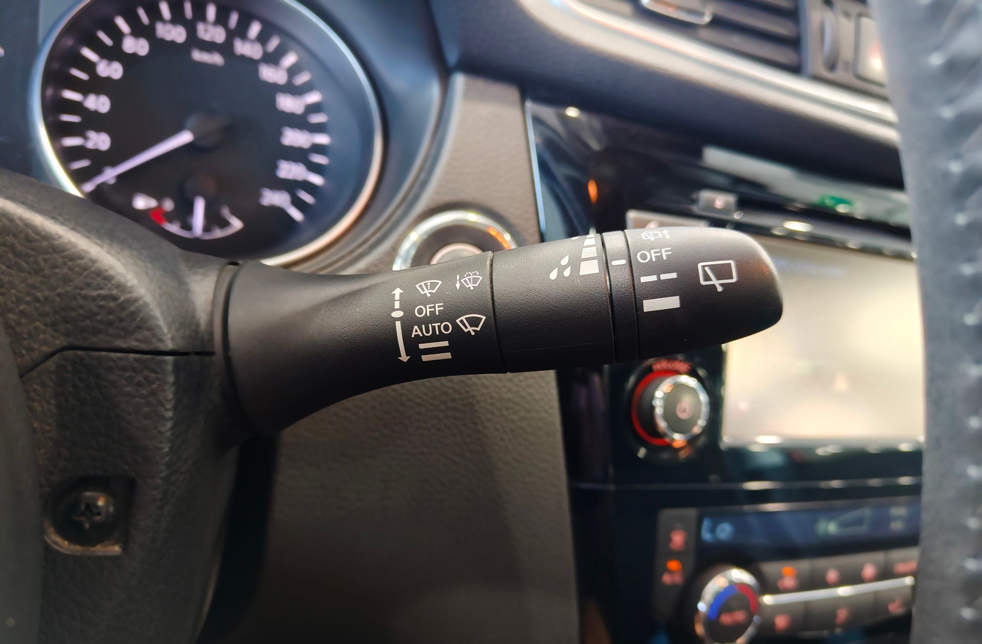Nissan Qashqai DIG-T 115 N-Connecta Xtronic - foto 34