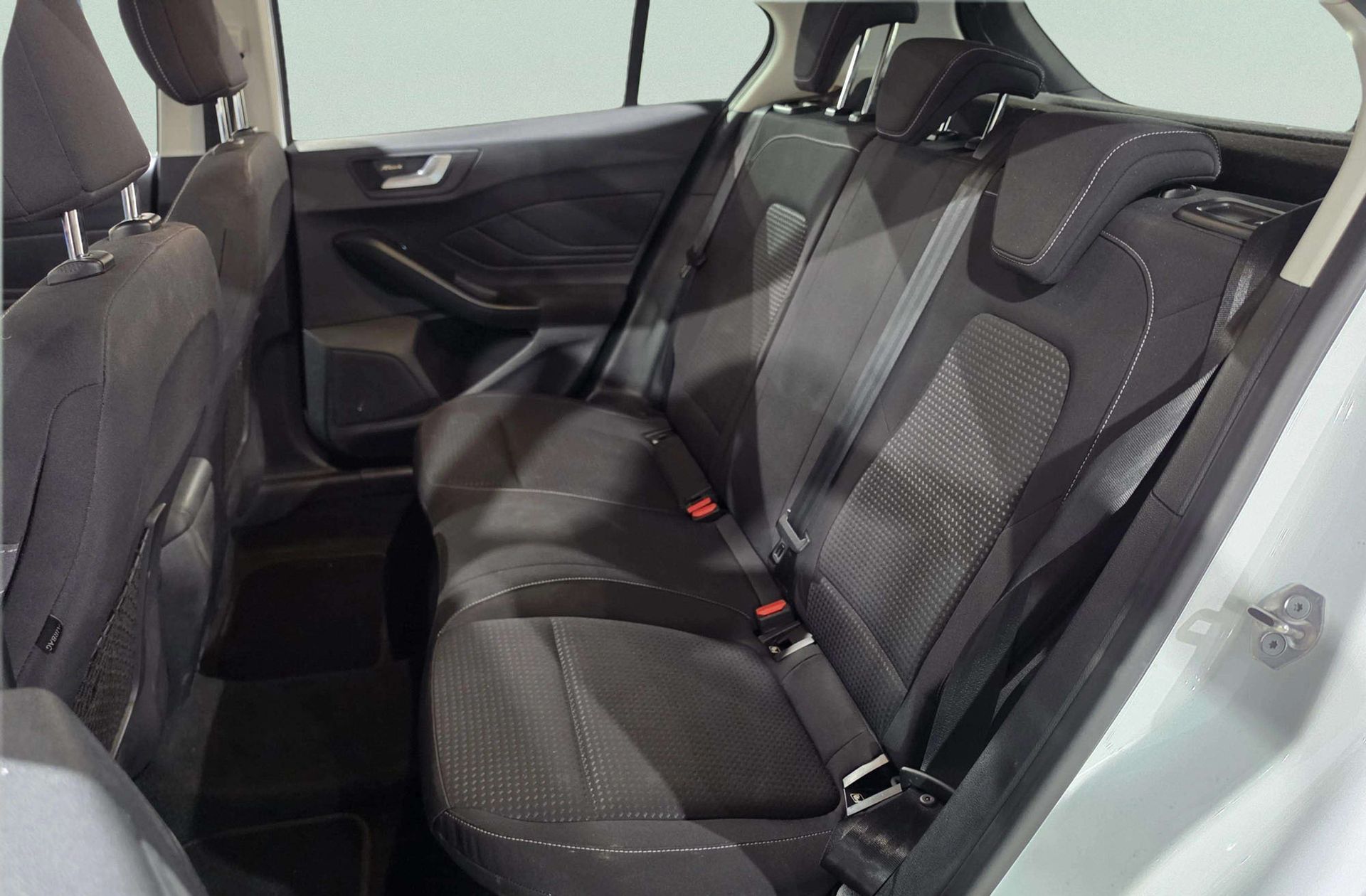 Ford Focus 1.0 EcoBoost Trend+ - foto 12