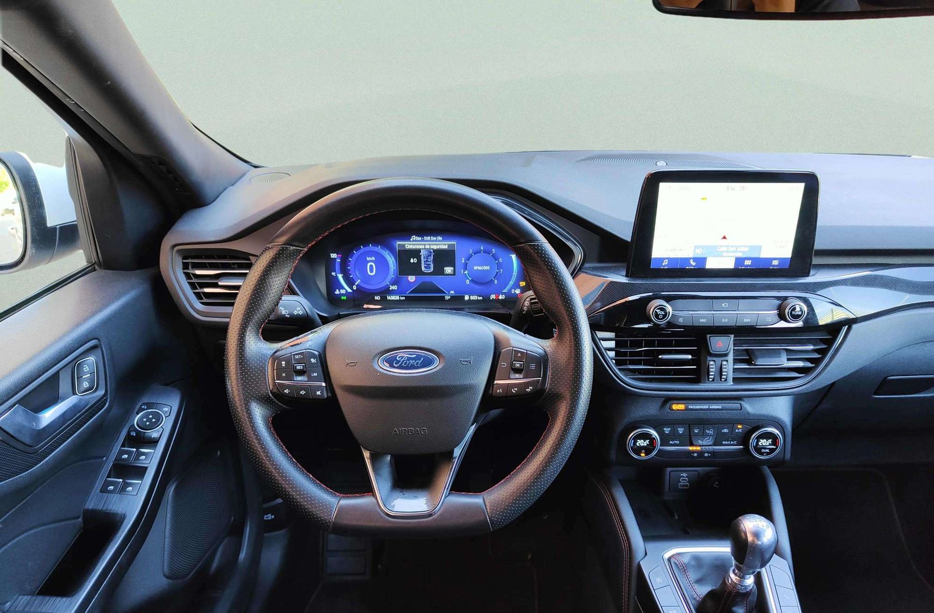Ford Kuga 1.5T EcoBoost ST-Line X 4x2 - foto 31