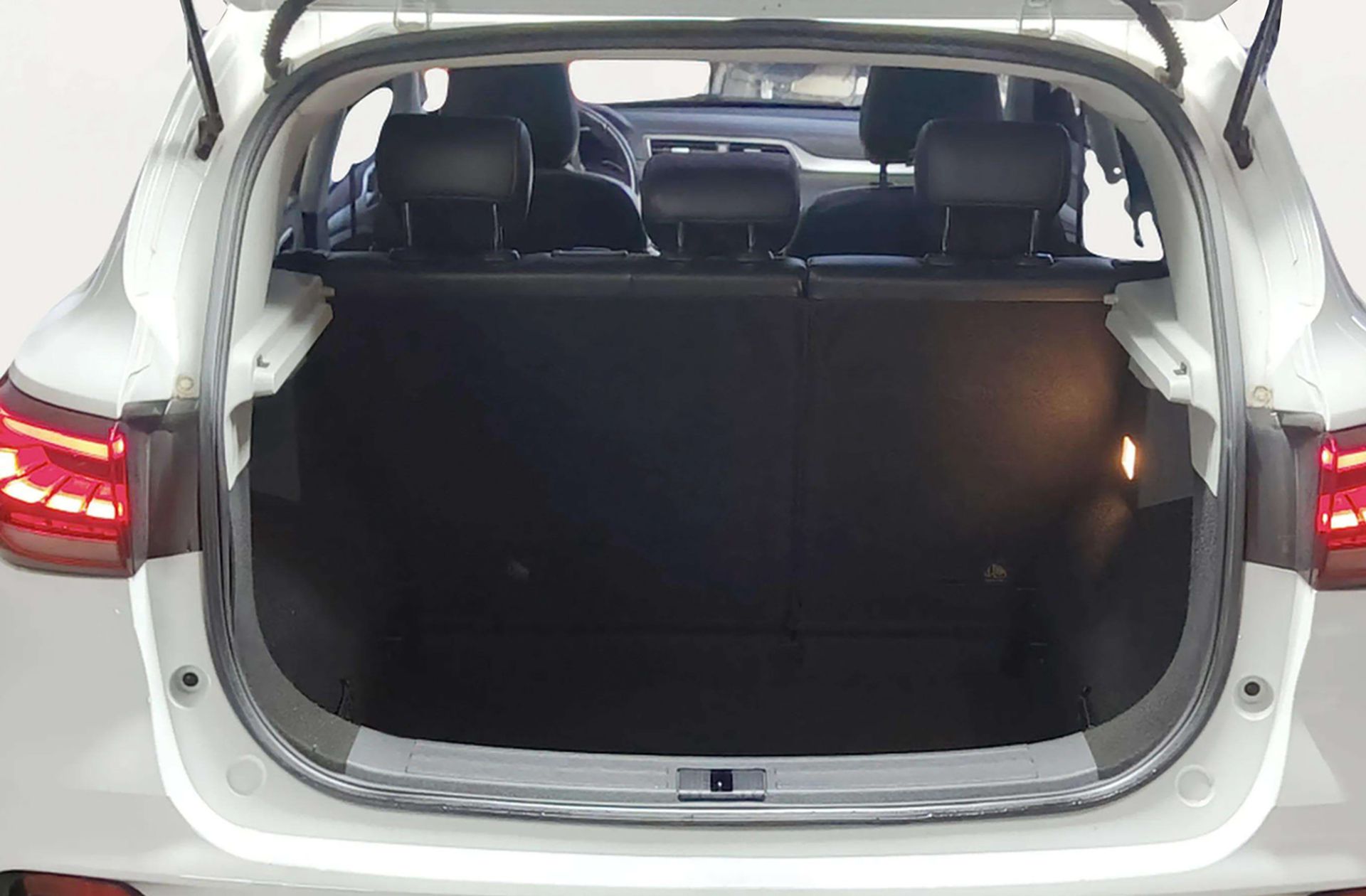 MG ZS 1.0T Luxury - foto 21