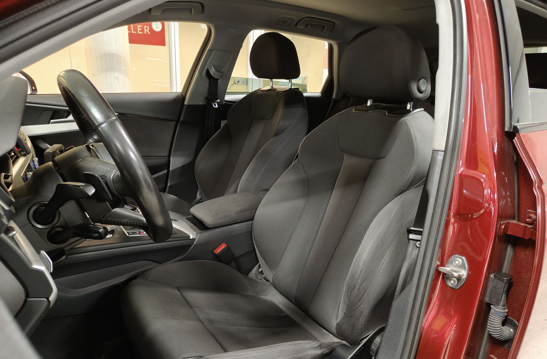 Audi A4 Avant Black line edition 2.0 TDI S tronic Pack S-Line - foto 11