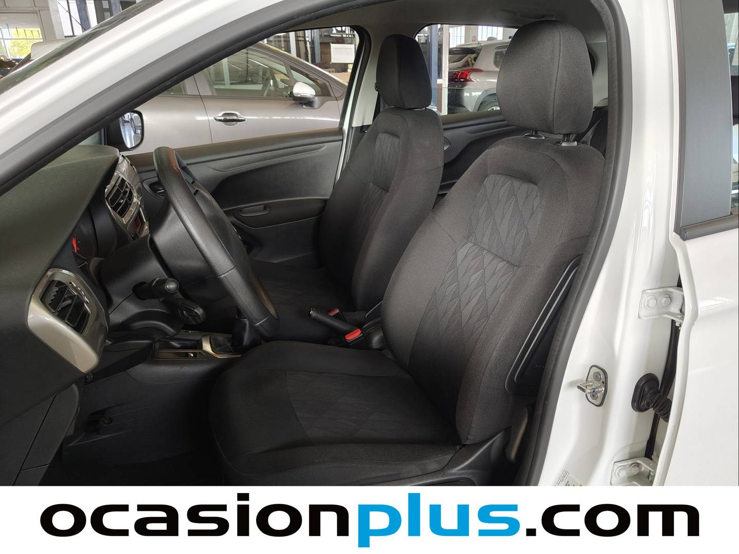 Foto Citroën C-Elysée Citroen C-Elysee PureTech 82 Feel (82 CV)