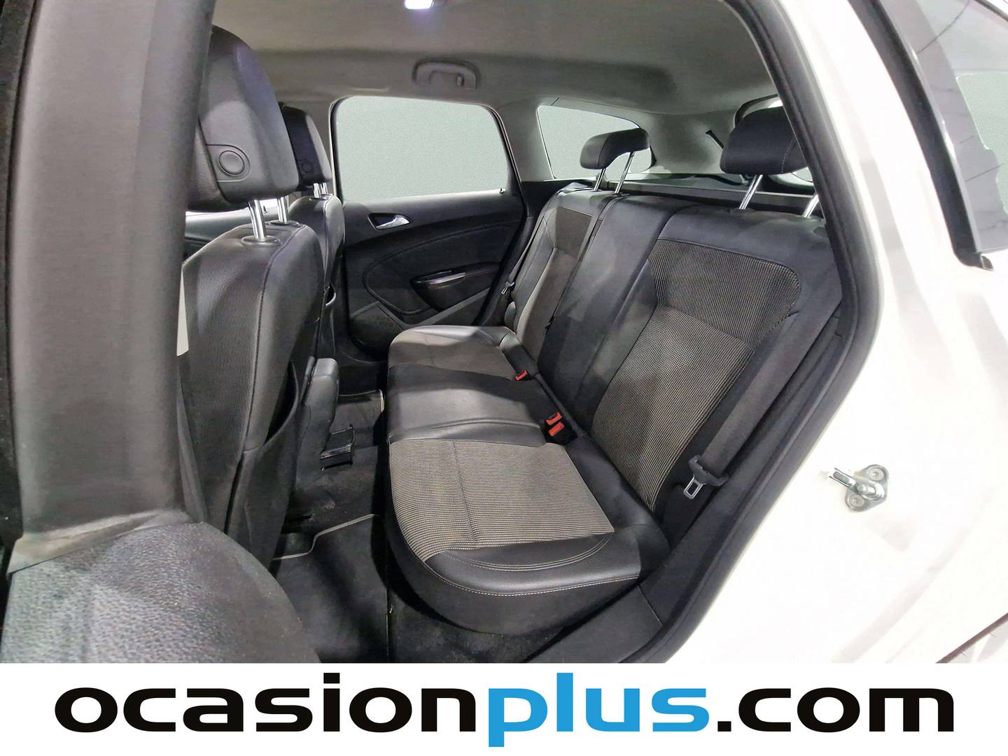 Foto asientos traseros Opel Astra Opel Astra Sports Tourer 1.7 CDTI Excellence (125 CV)