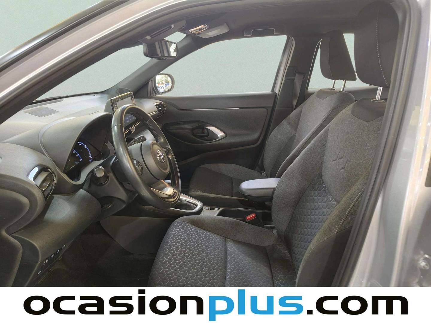 Foto asientos delanteros Toyota Yaris Cross Toyota Yaris Cross 120H Active Tech Pack Confort (116 CV)