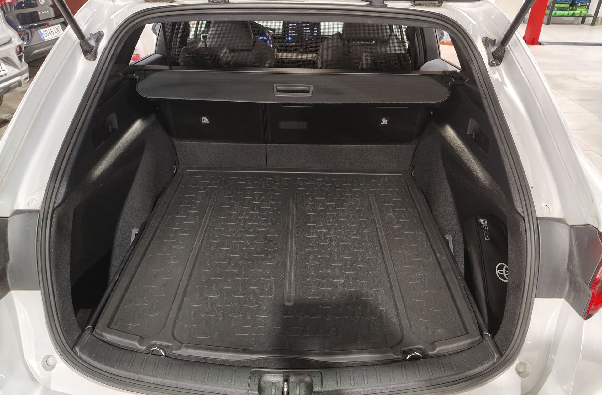Toyota Corolla Touring Sports 140H Style - foto 19