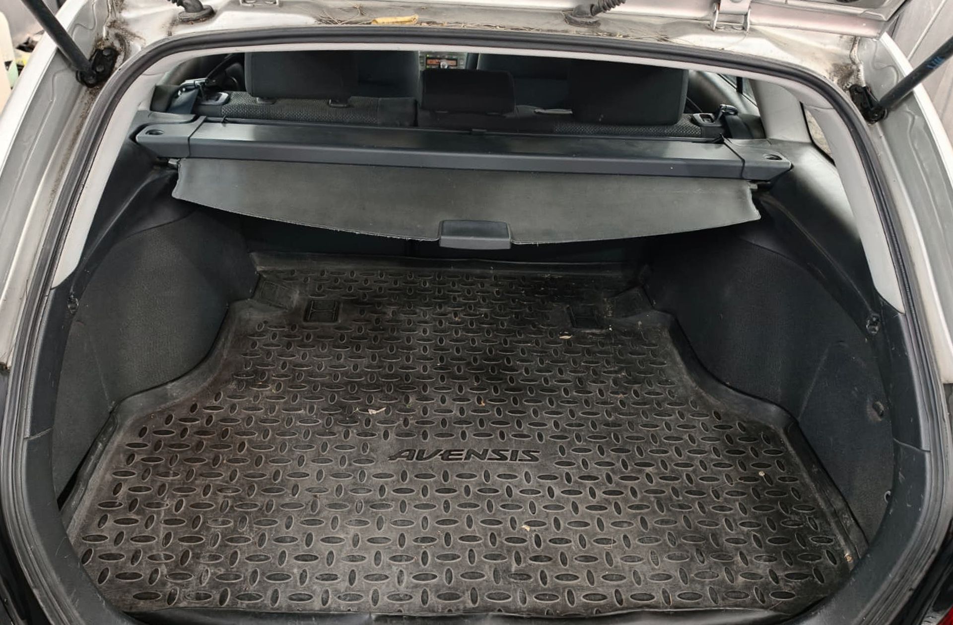 Toyota Avensis 2.0 D-4D Wagon Sol - foto 12