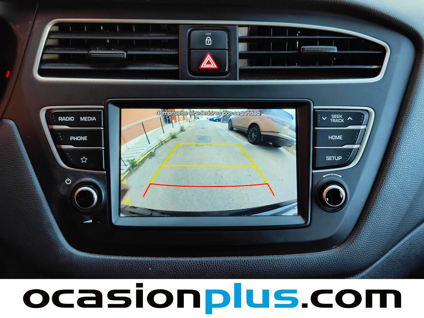 Equipamiento del Hyundai i20 Hyundai i20 1.2 MPI Essence LE (75 CV)