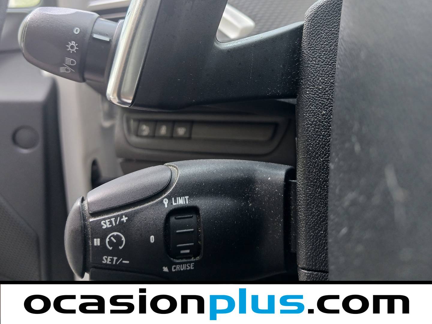 Acabados Peugeot 2008 Peugeot 2008 VTI 82 Active ETG5 (82 CV)
