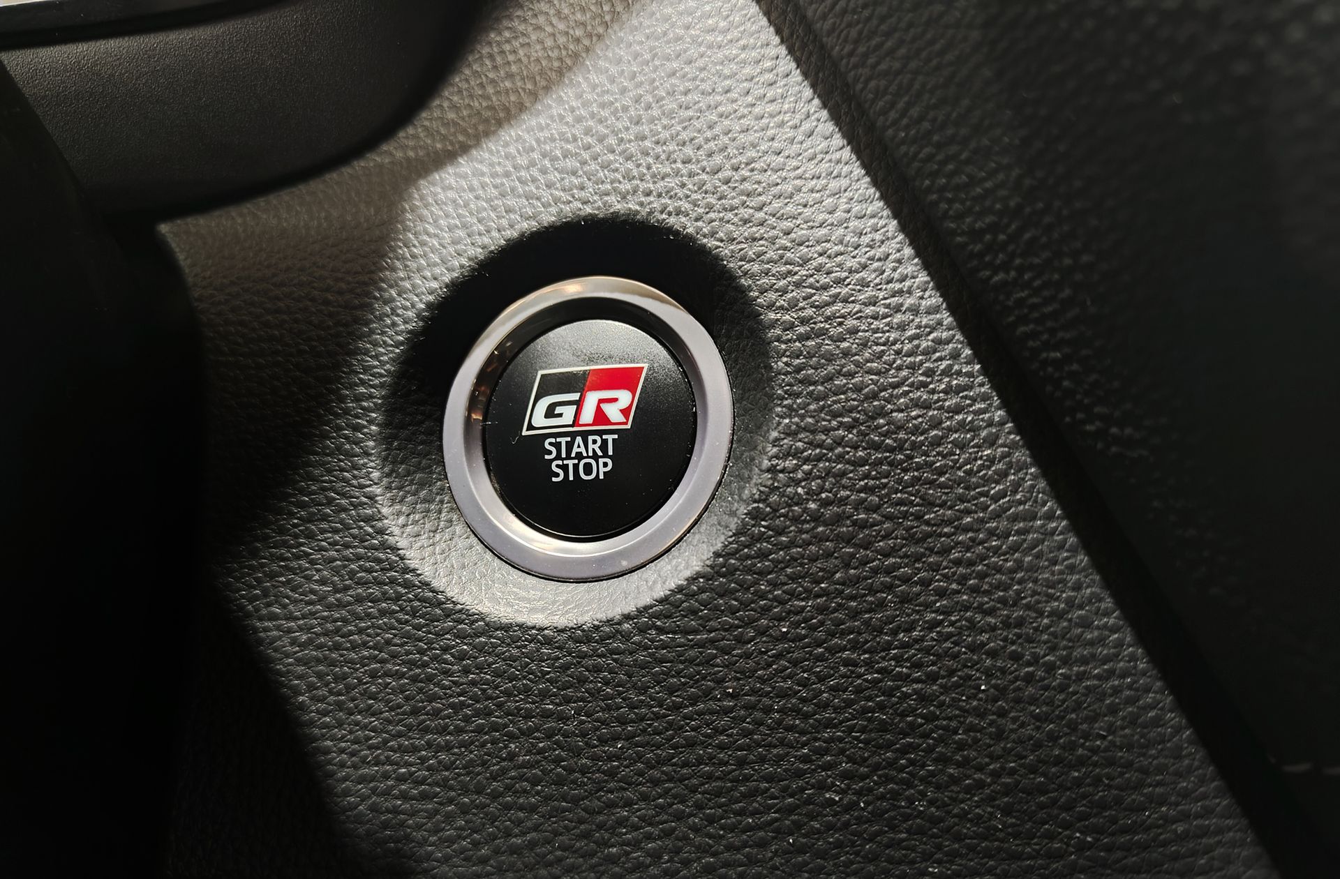 Toyota Corolla 200H Touring Sports GR-Sport - foto 35