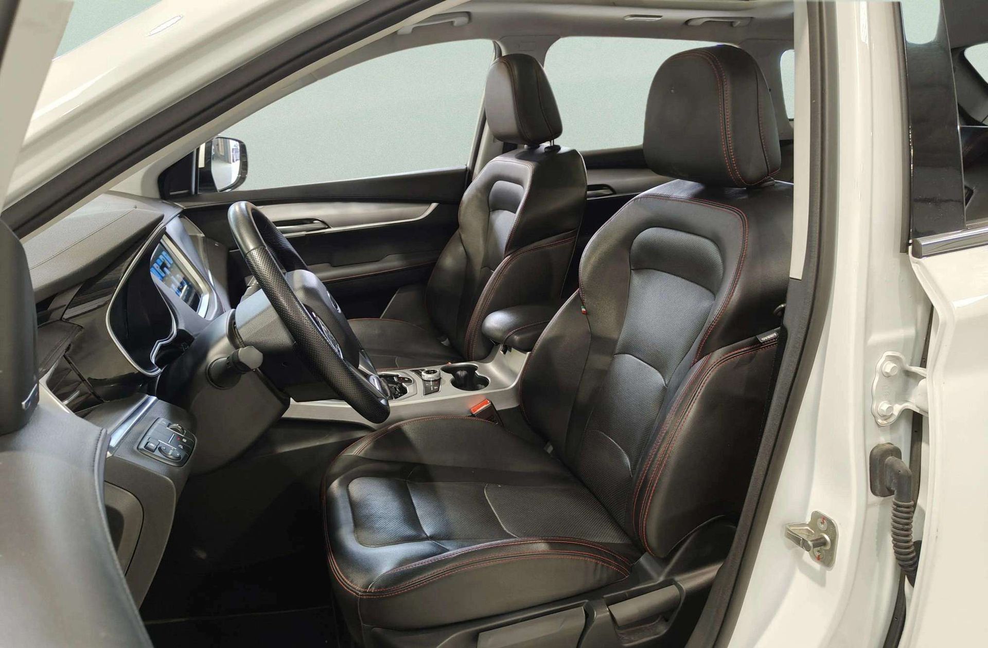 SWM G01 1.5T Luxury - foto 11