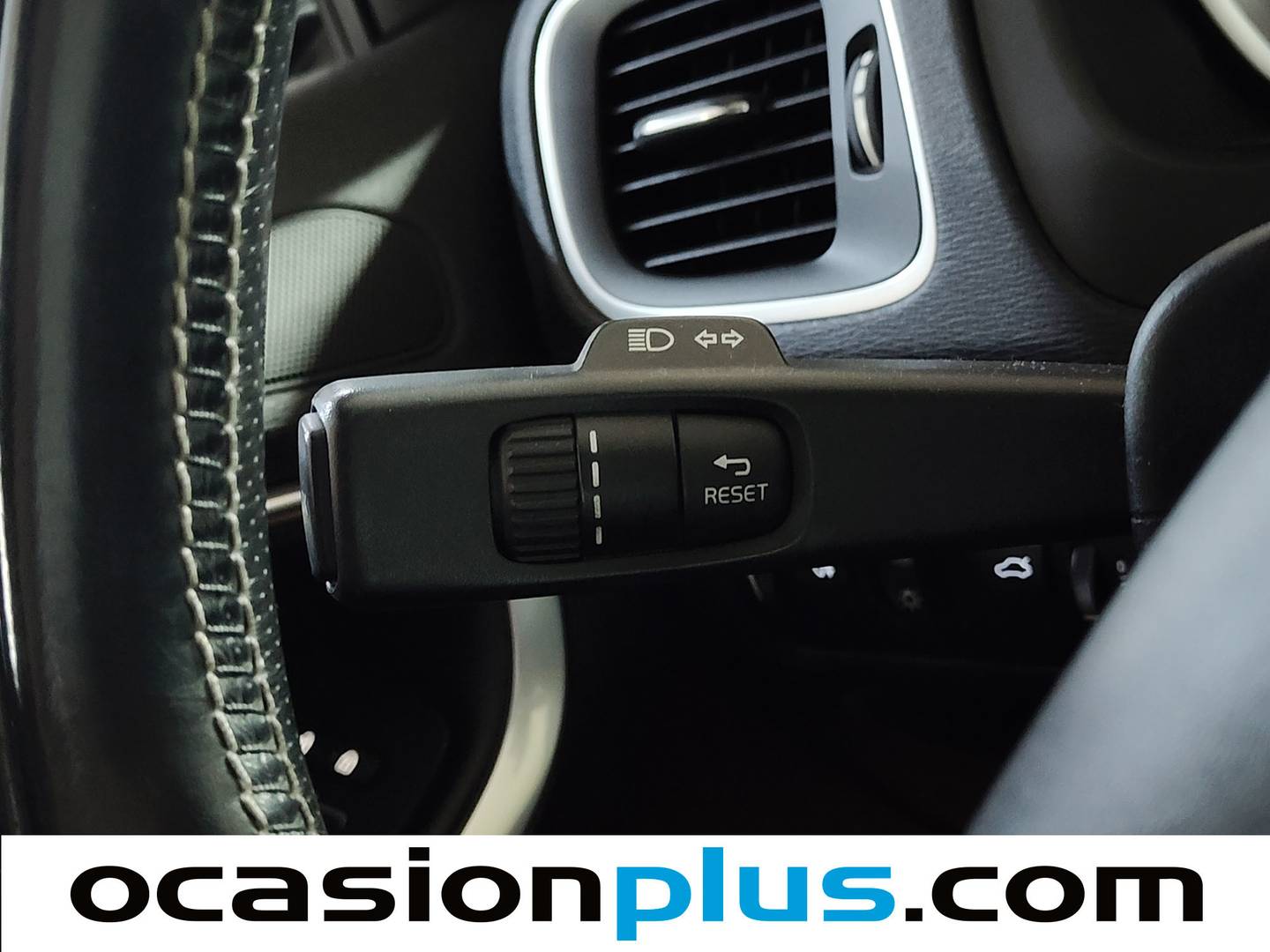 Volvo V40 Volvo V40 D3 R-Design Momentum Auto (150 CV) seminuevo