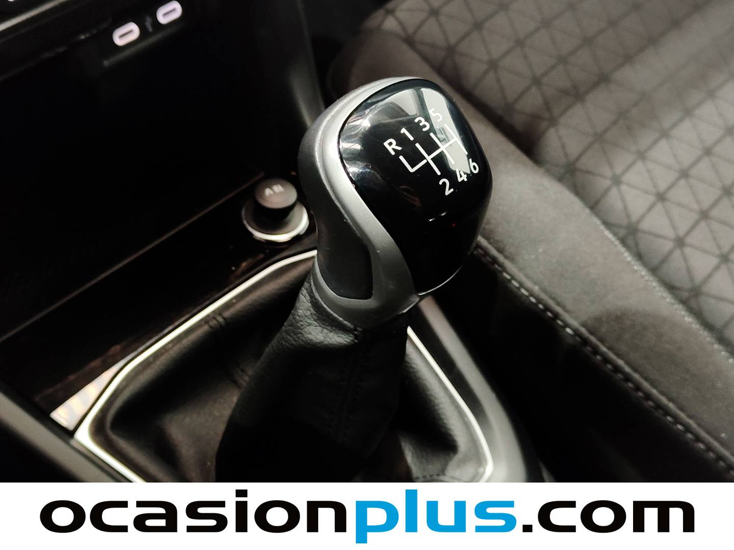 Foto Volkswagen T-Cross Volkswagen T-Cross Advance 1.0 TSI (110 CV)