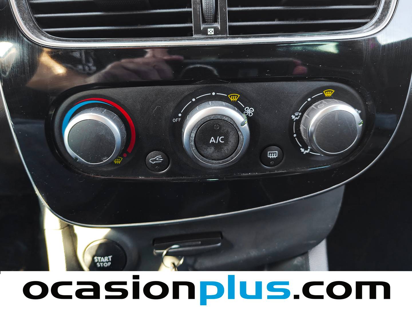 Extras del Renault Clio Renault Clio Limited 1.2 16v (75 CV)