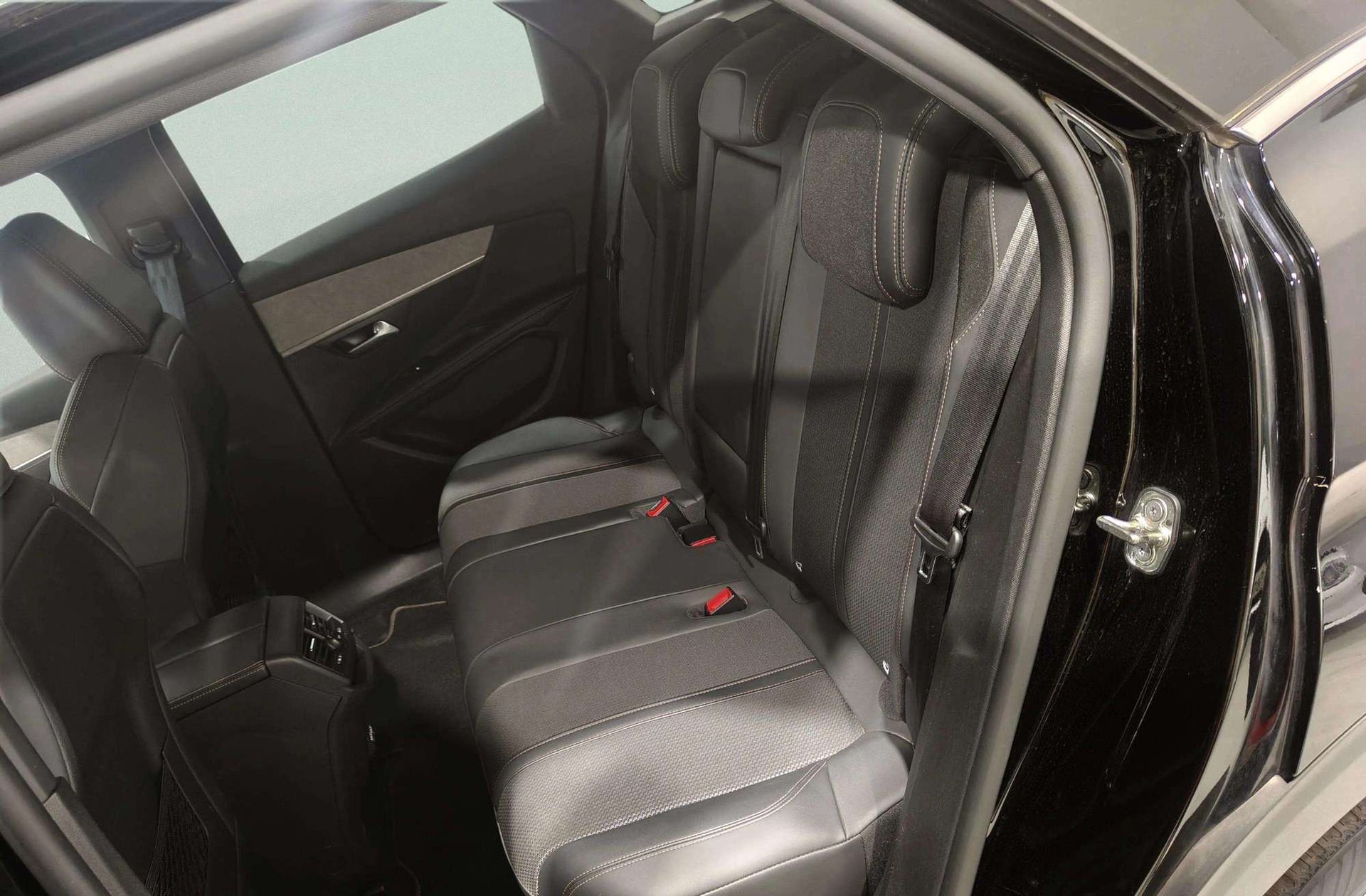 Peugeot 3008 BlueHDi 130 GT EAT8 - foto 17