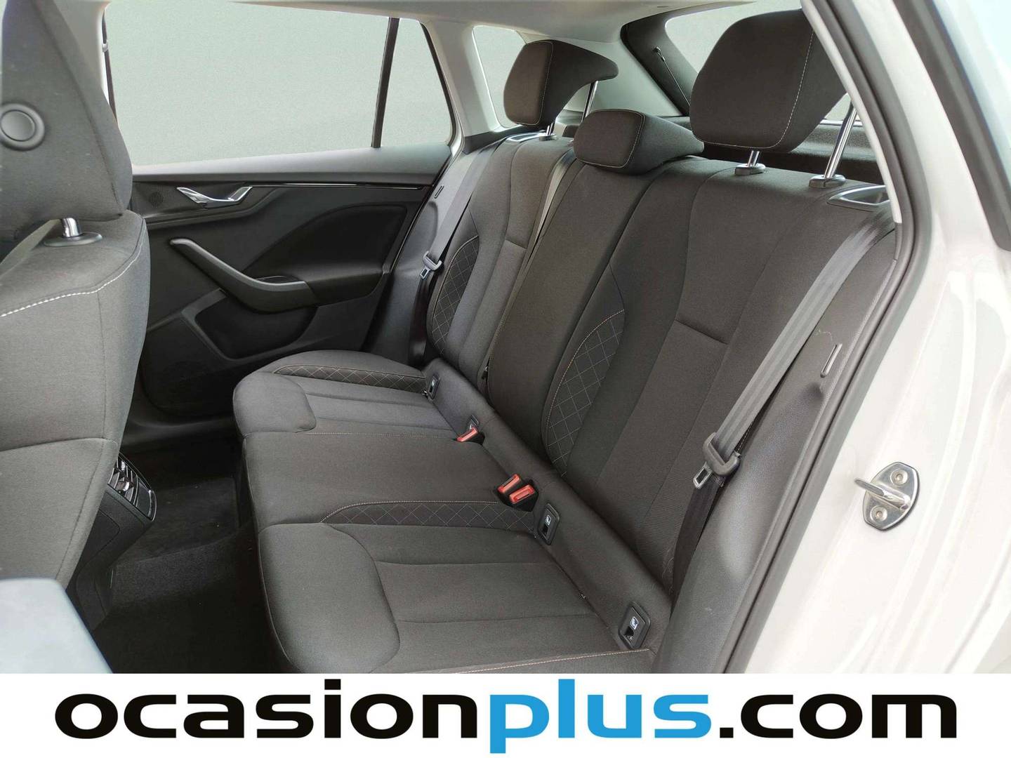 Foto asientos traseros Skoda Kamiq Skoda Kamiq 1.0 TSI Ambition (115 CV)
