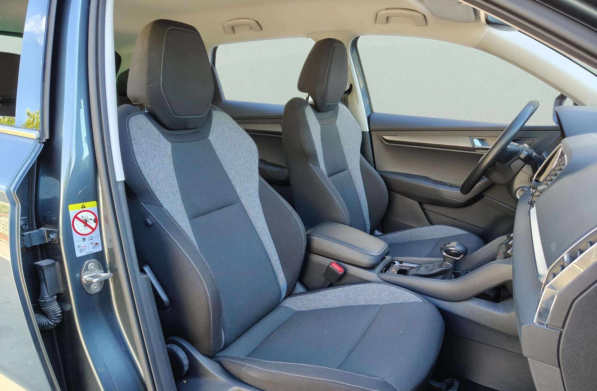 Škoda Karoq 1.5 TSI ACT 125 Aniversario DSG - foto 19