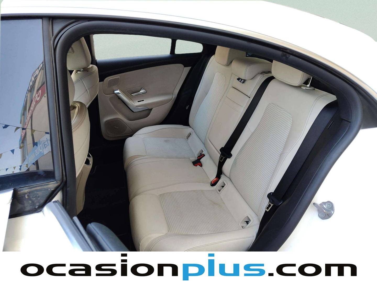 Foto asientos traseros Mercedes CLA Mercedes CLA 180 (136 CV)