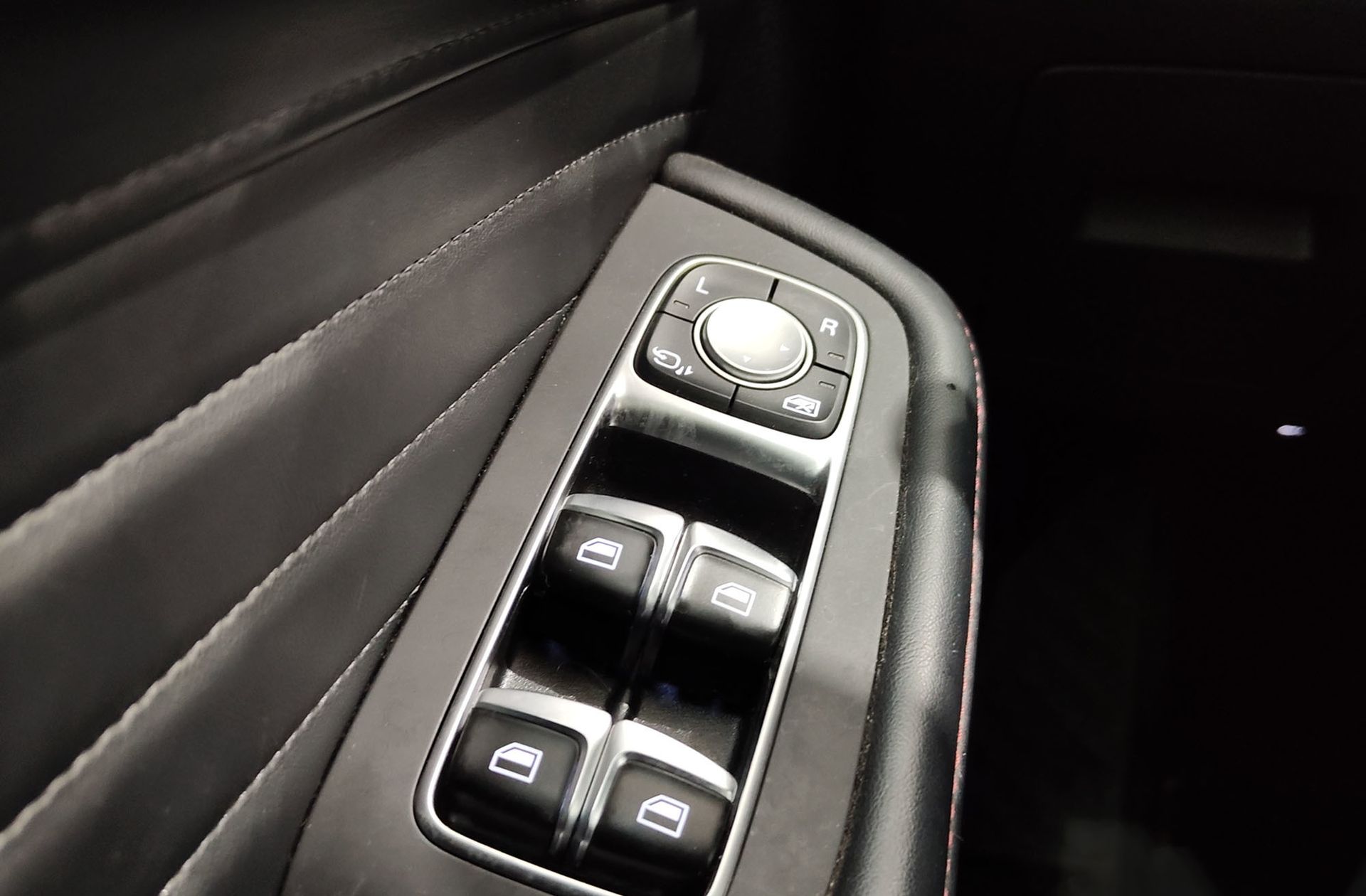 MG HS eHS 1.5 T-GDi PHEV Luxury - foto 39