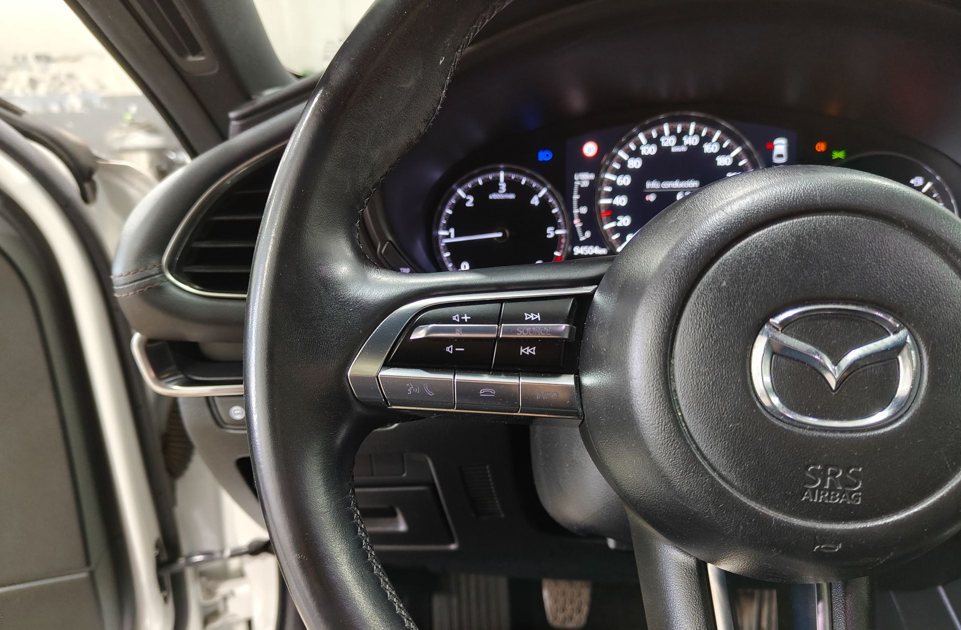 Mazda Mazda3 1.8 Skyactiv-D Evolution - foto 26