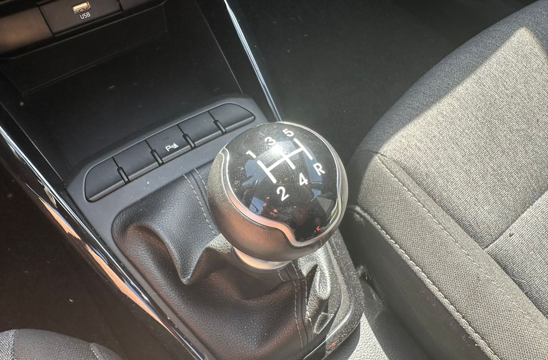 Škoda Fabia 1.0 MPI Ambition - foto 5