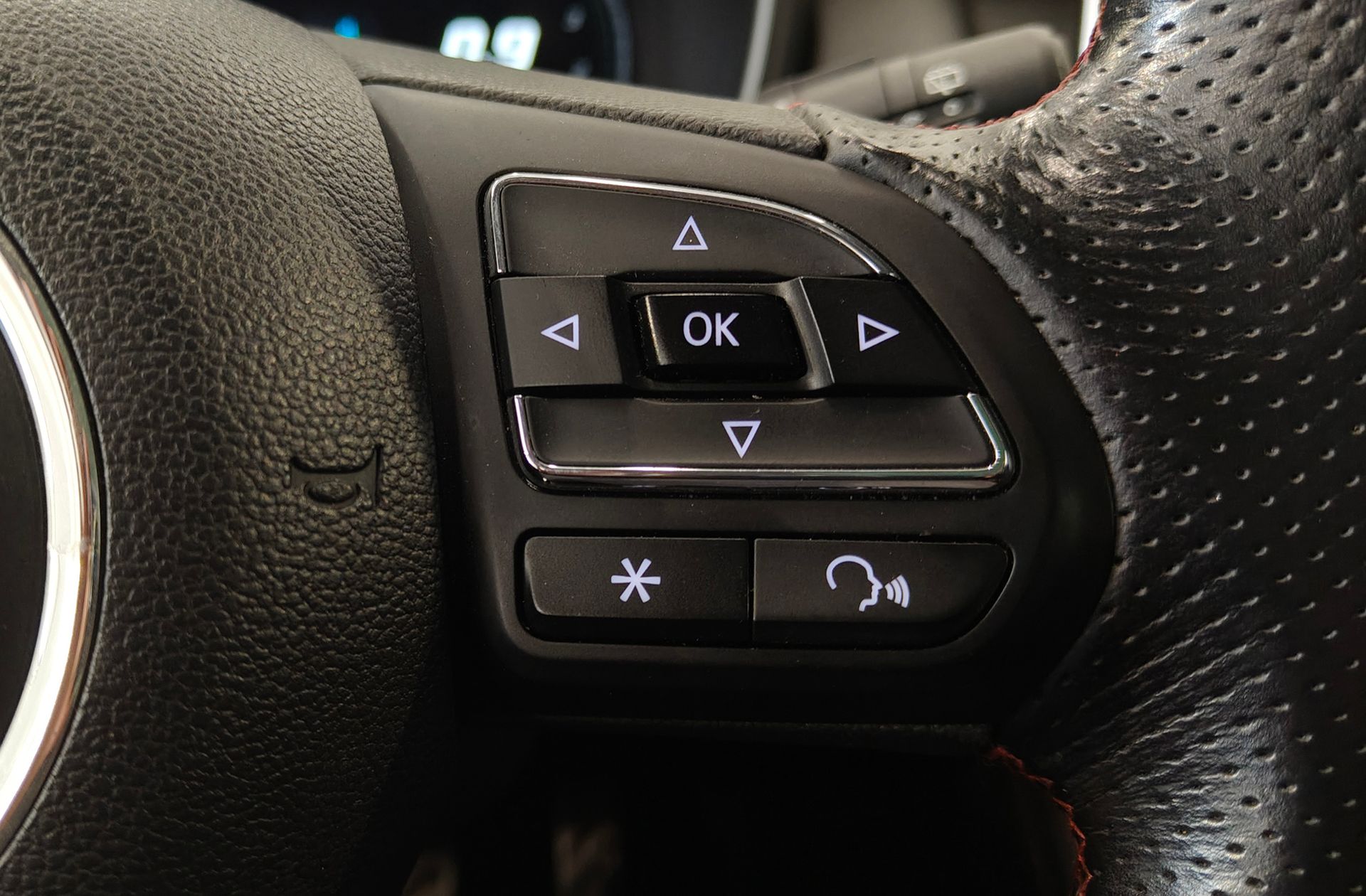 MG HS 1.5 Turbo GDI Luxury DCT - foto 26