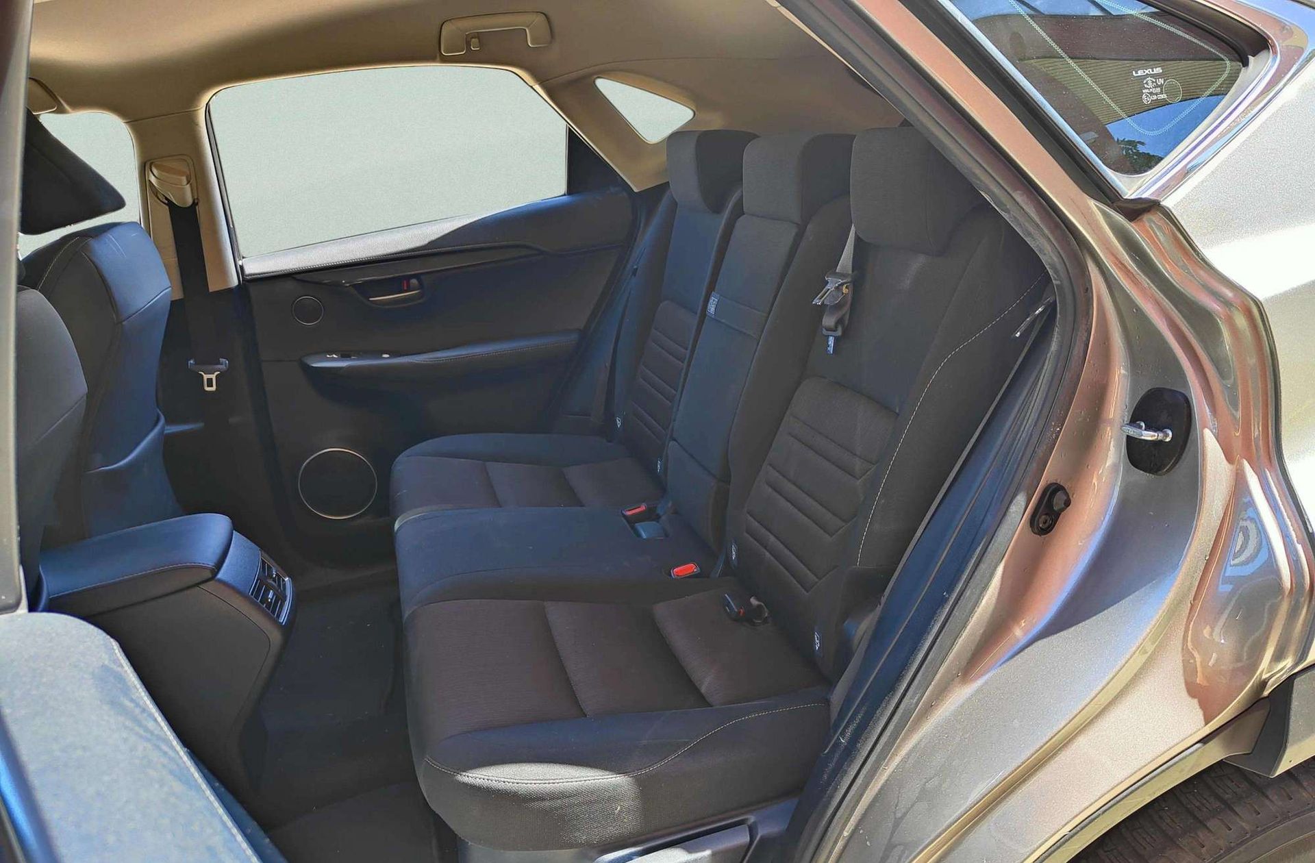 Lexus NX 300h Corporate 2WD - foto 10