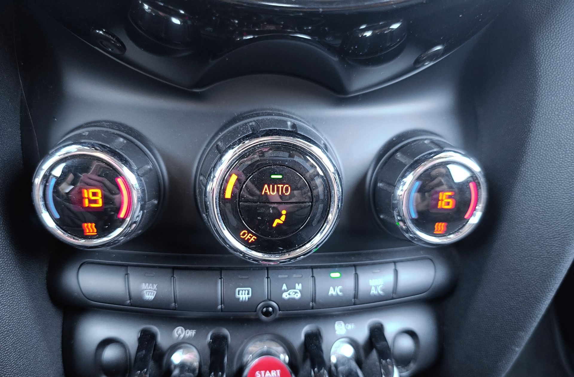 MINI Cooper SD - foto 29