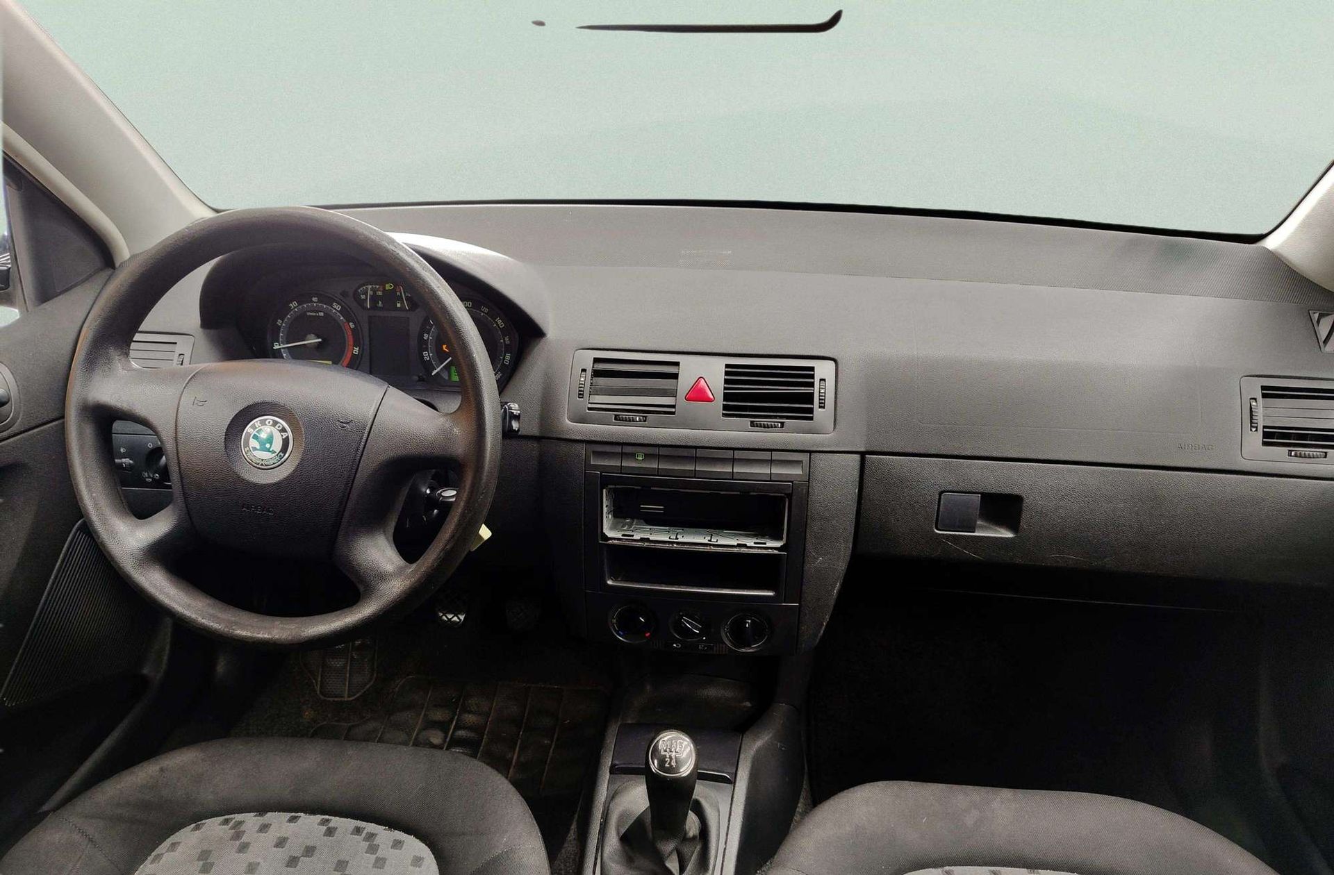 Škoda Fabia 1.2 Young - foto 6