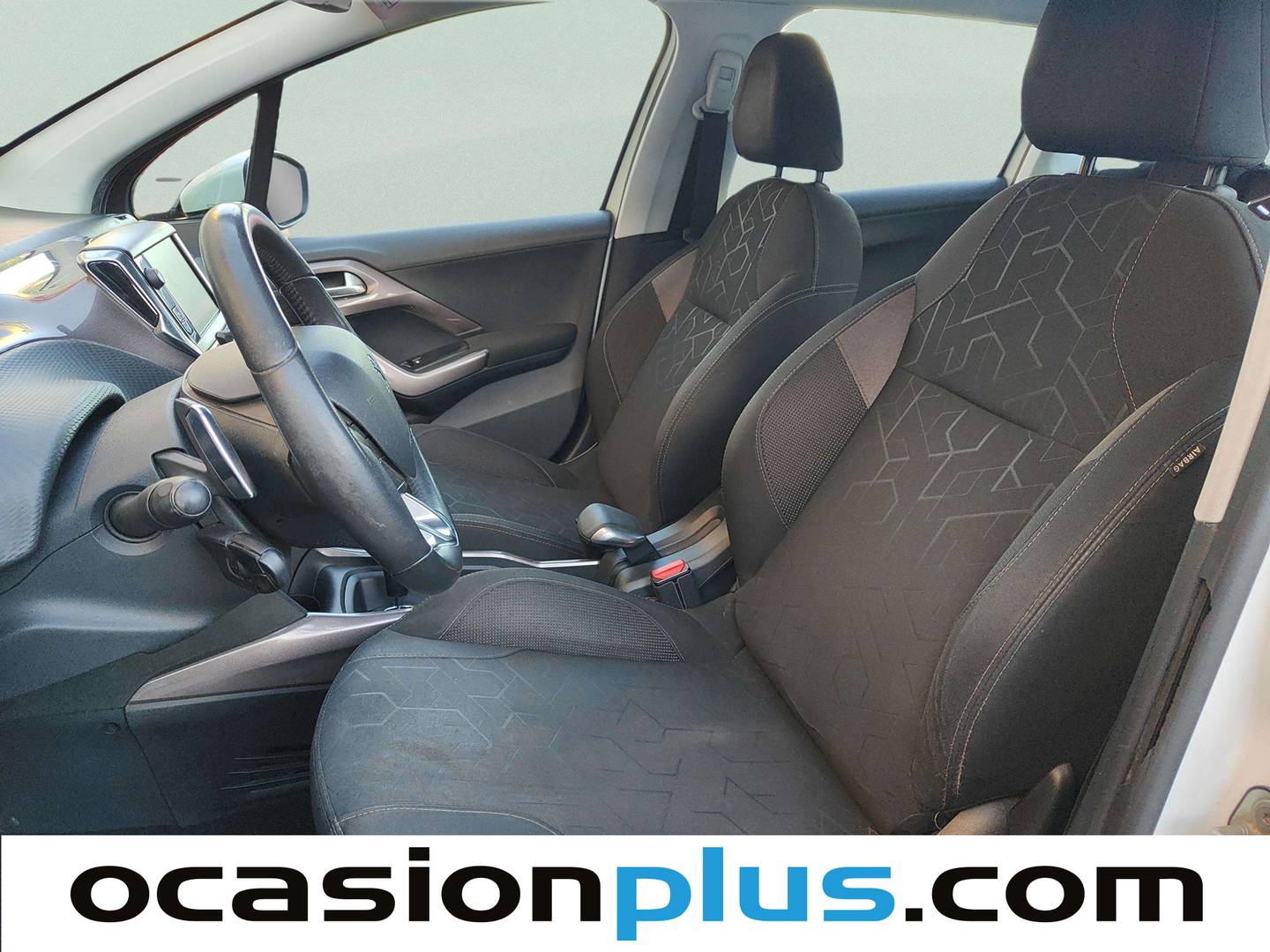 Foto asientos delanteros Peugeot 2008 Peugeot 2008 VTI 82 Active ETG5 (82 CV)