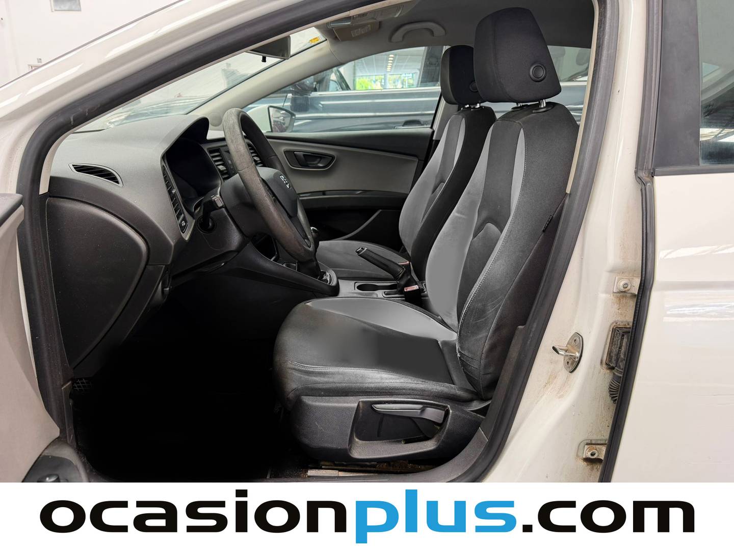 Foto asientos delanteros Seat León Seat León 1.6 TDI S&S Reference (105 CV)
