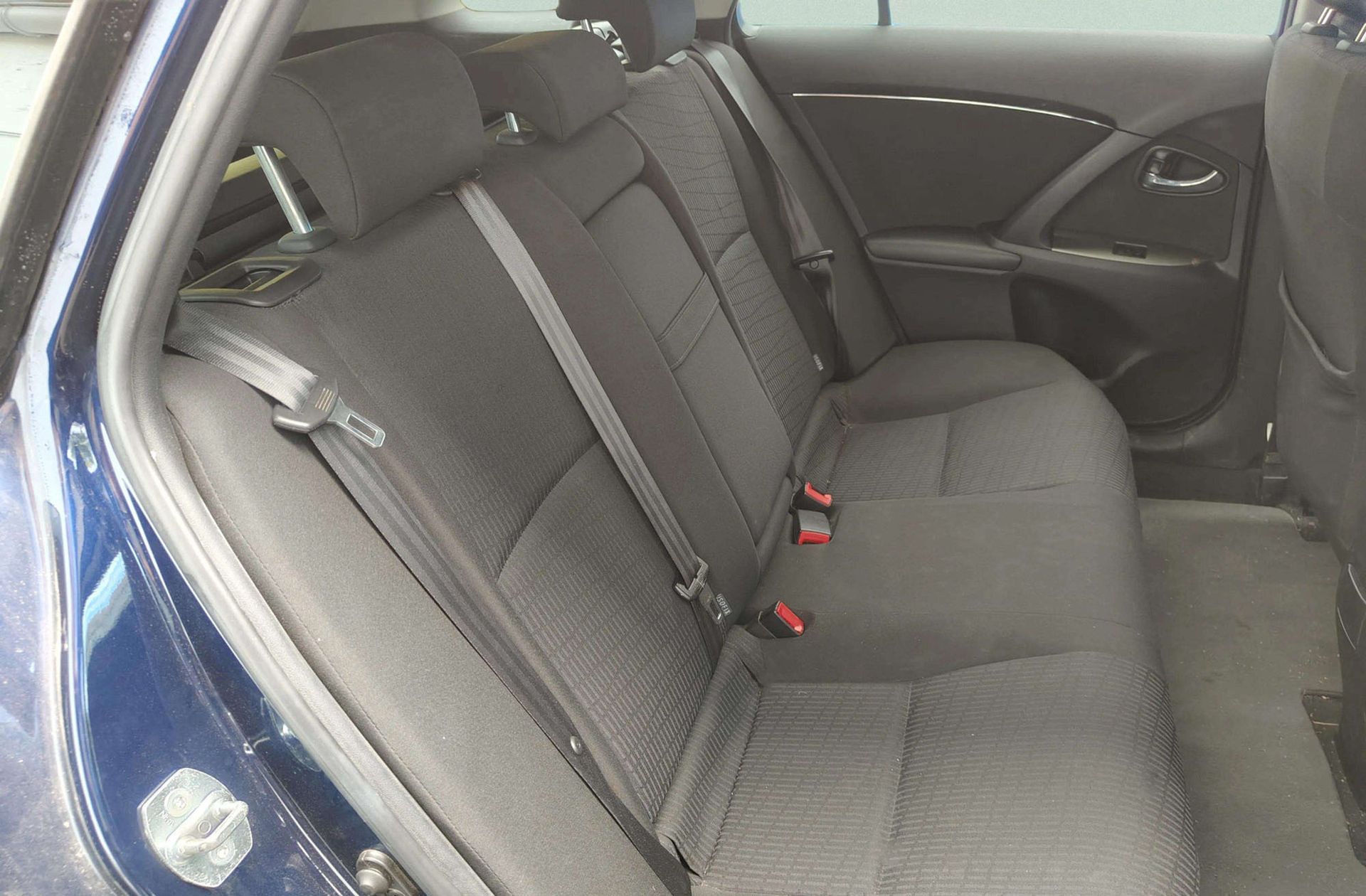 Toyota Avensis 2.2 D-4D Cross Sport Advance - foto 15