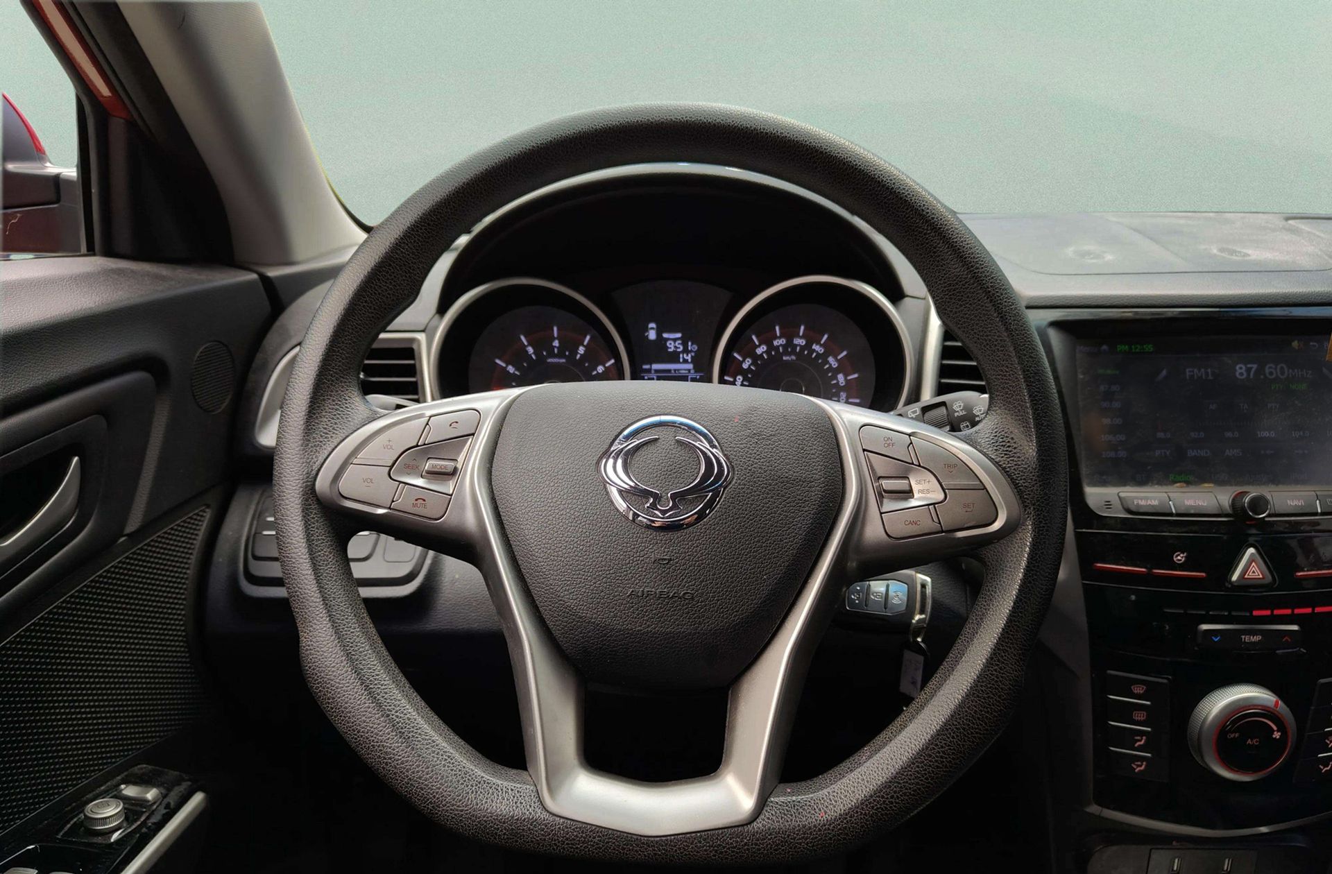 SsangYong Tivoli G16 1.6 Premium 4x2 - foto 18