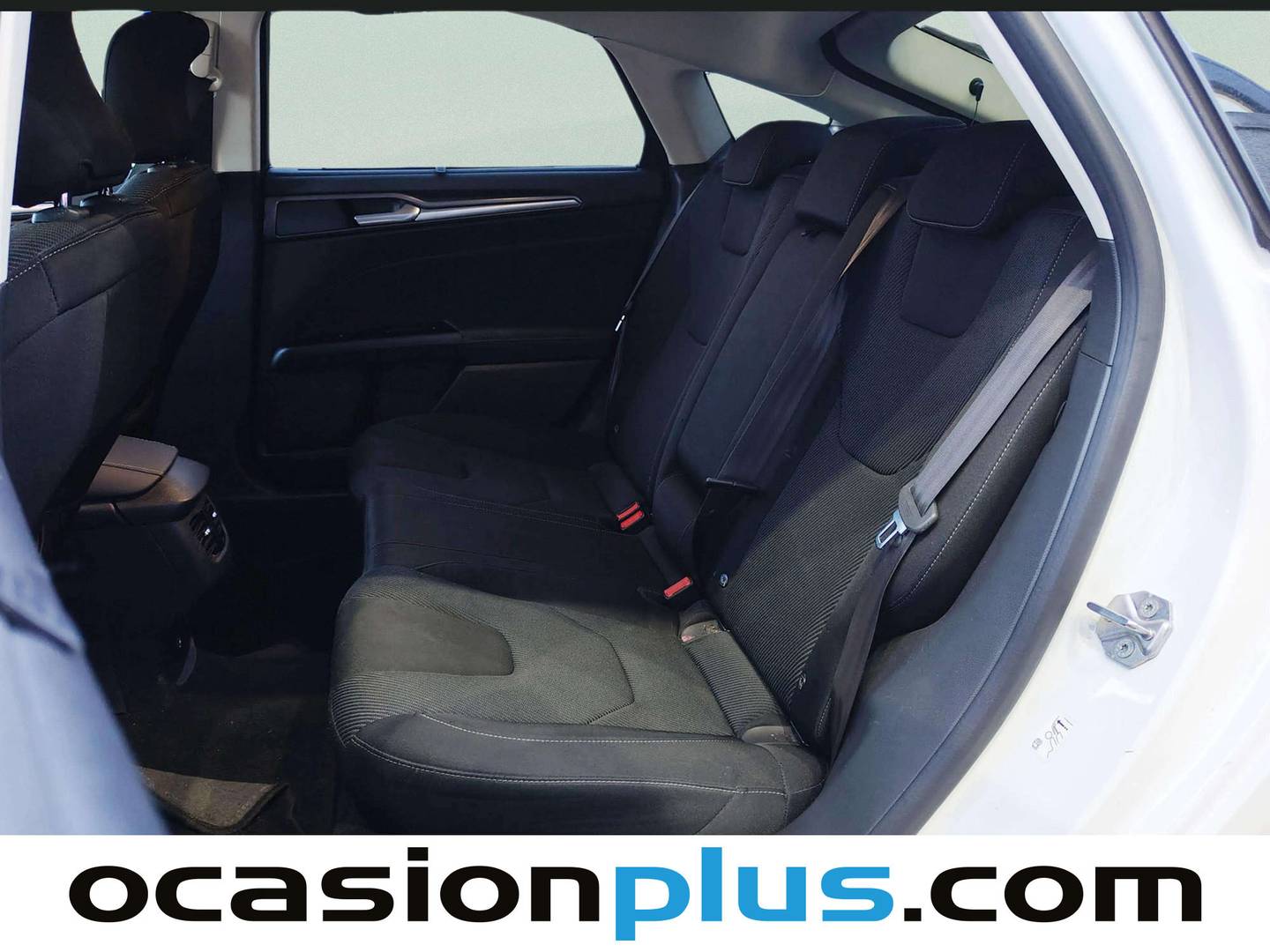 Foto asientos traseros Ford Mondeo Ford Mondeo 1.5 EcoBoost Titanium Powershift (160 CV)